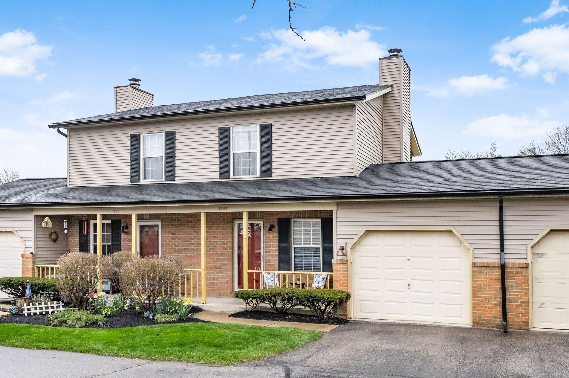 1202 Worthington Woods Blvd #15, Columbus, OH