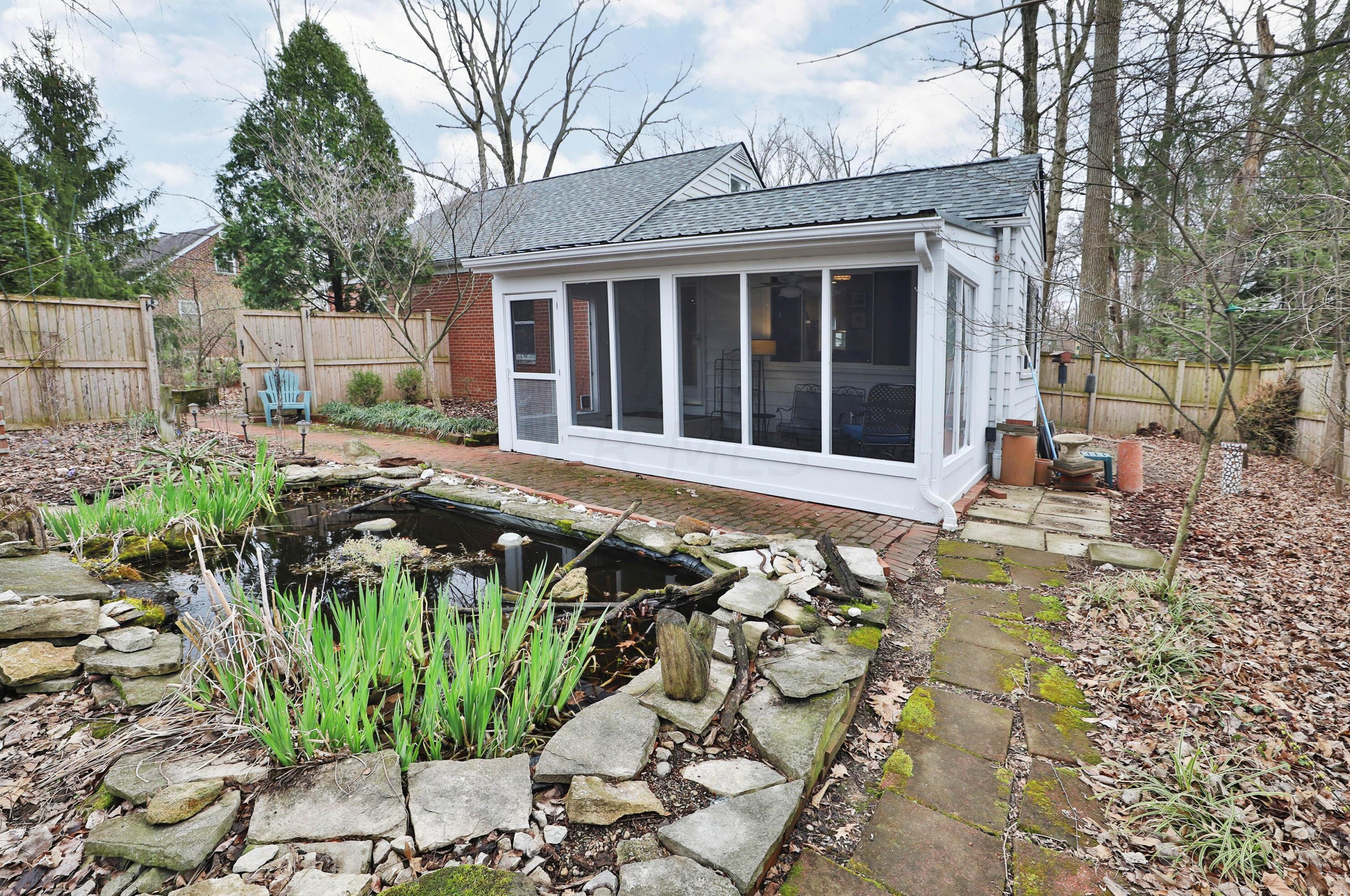 670 Glenmont Ave, Columbus OH 43214-3254 exterior