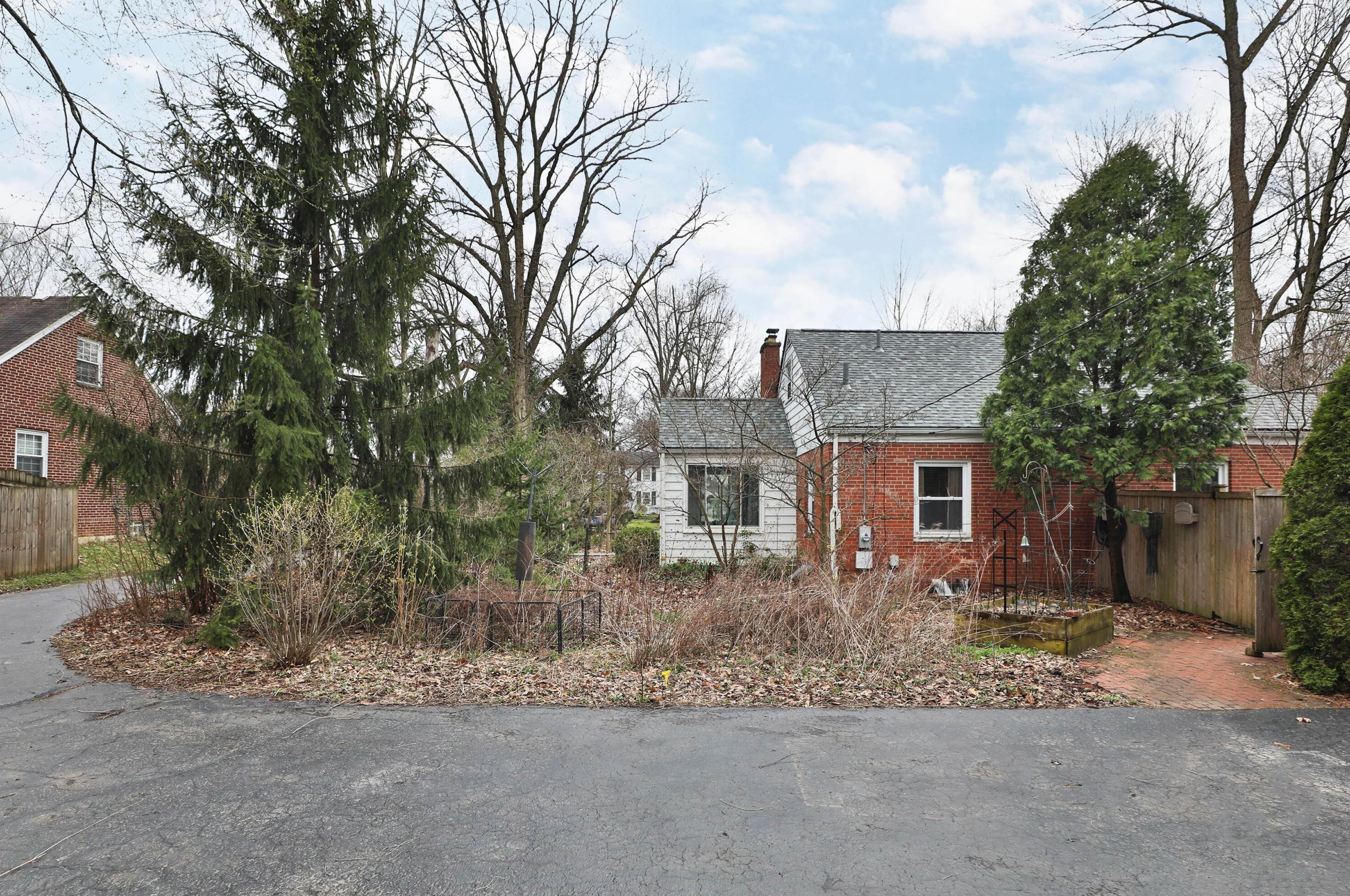 670 Glenmont Ave, Columbus OH 43214-3254 exterior