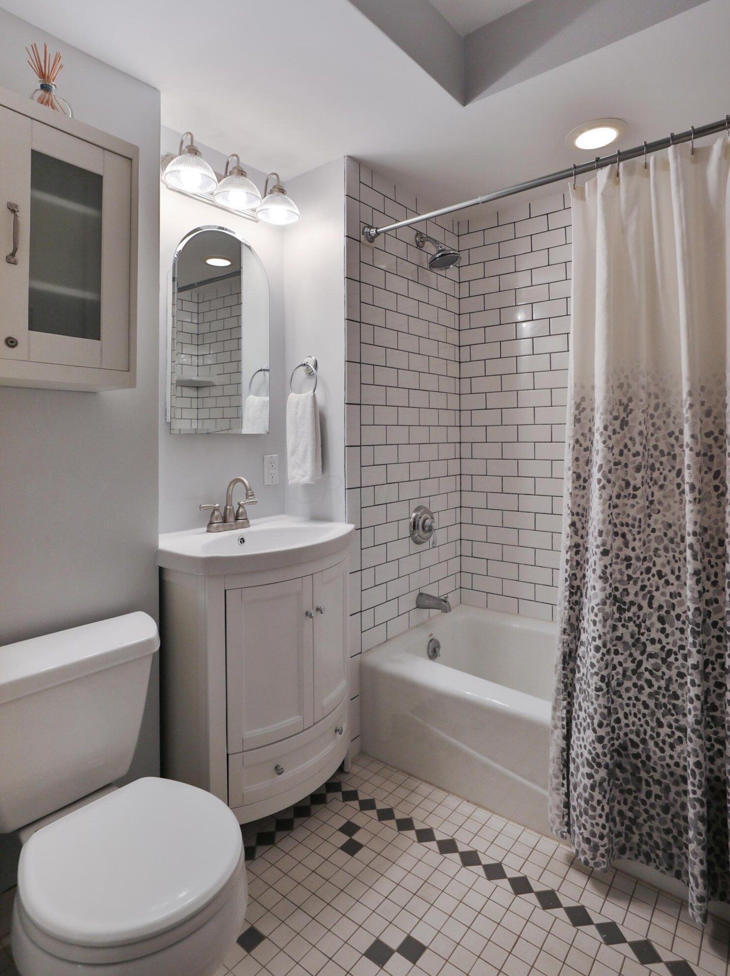 670 Glenmont Ave, Columbus OH 43214-3254 exterior