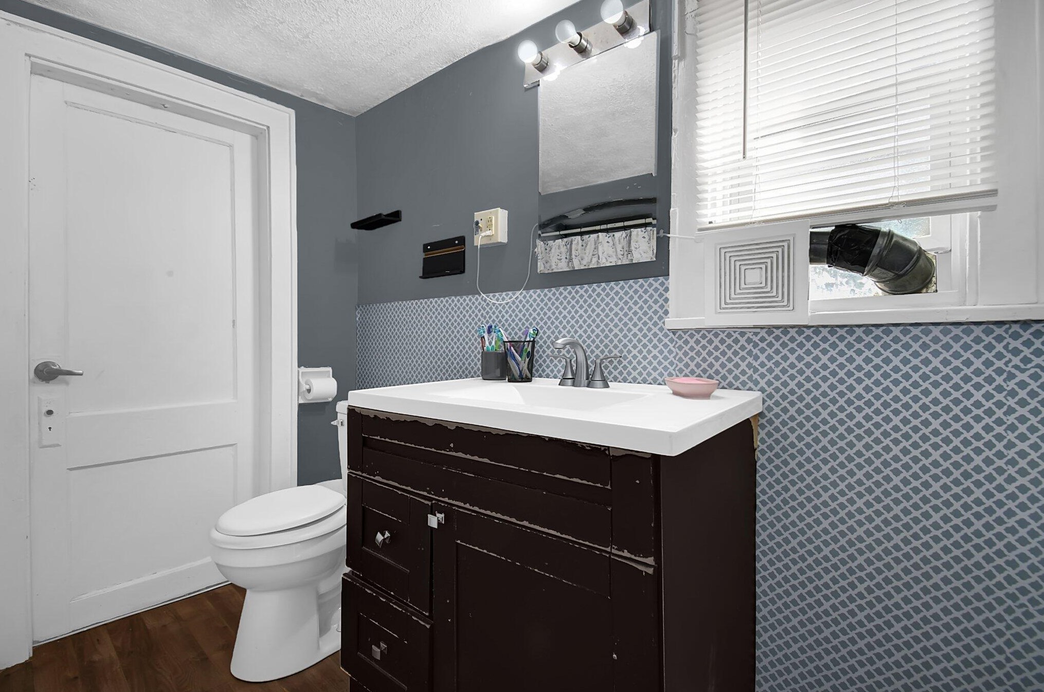 674 Napoleon Ave, Columbus OH  43213-4234 exterior