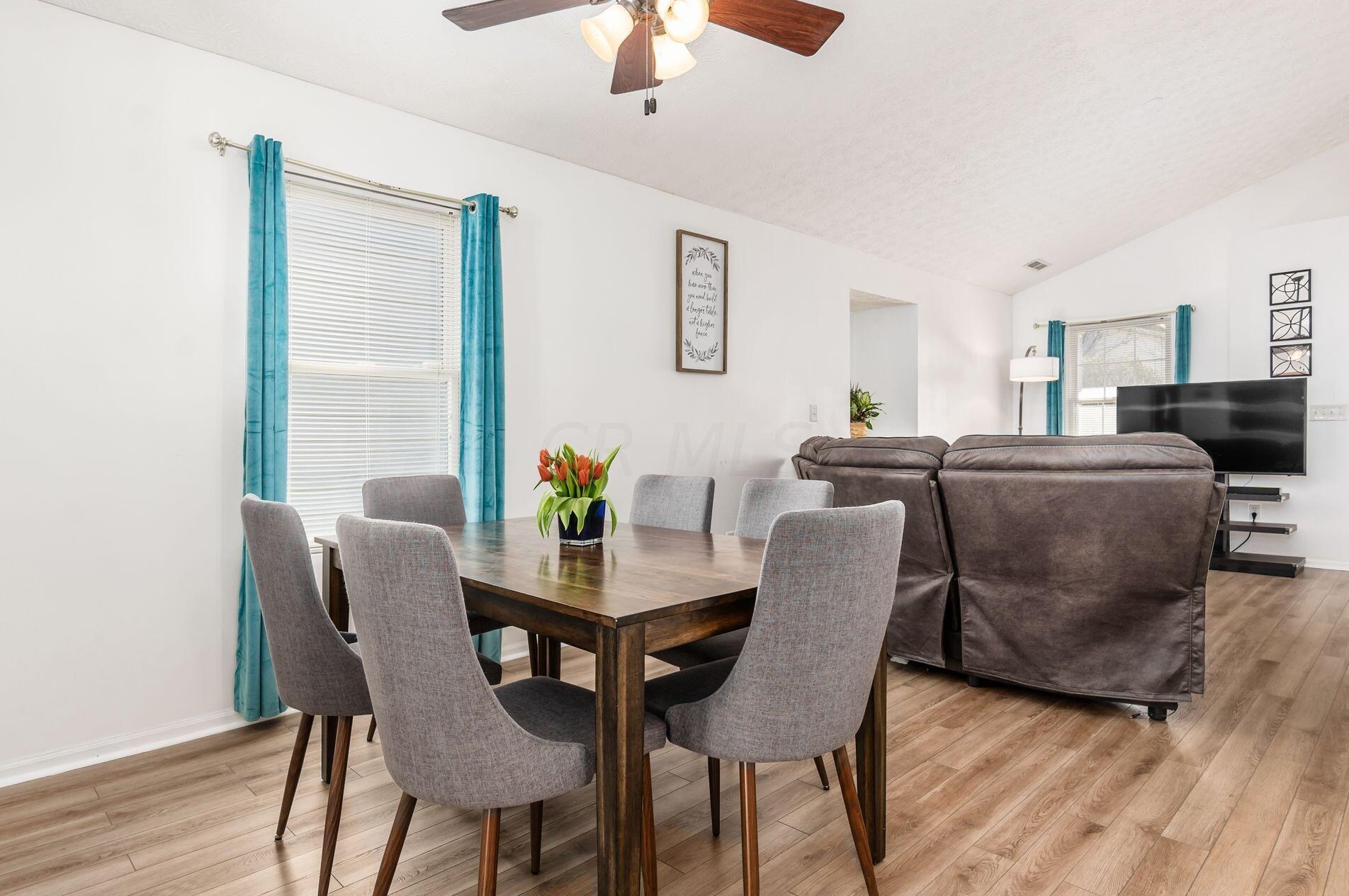 1844 Meadowlawn Dr, Columbus OH  43219-5524 exterior