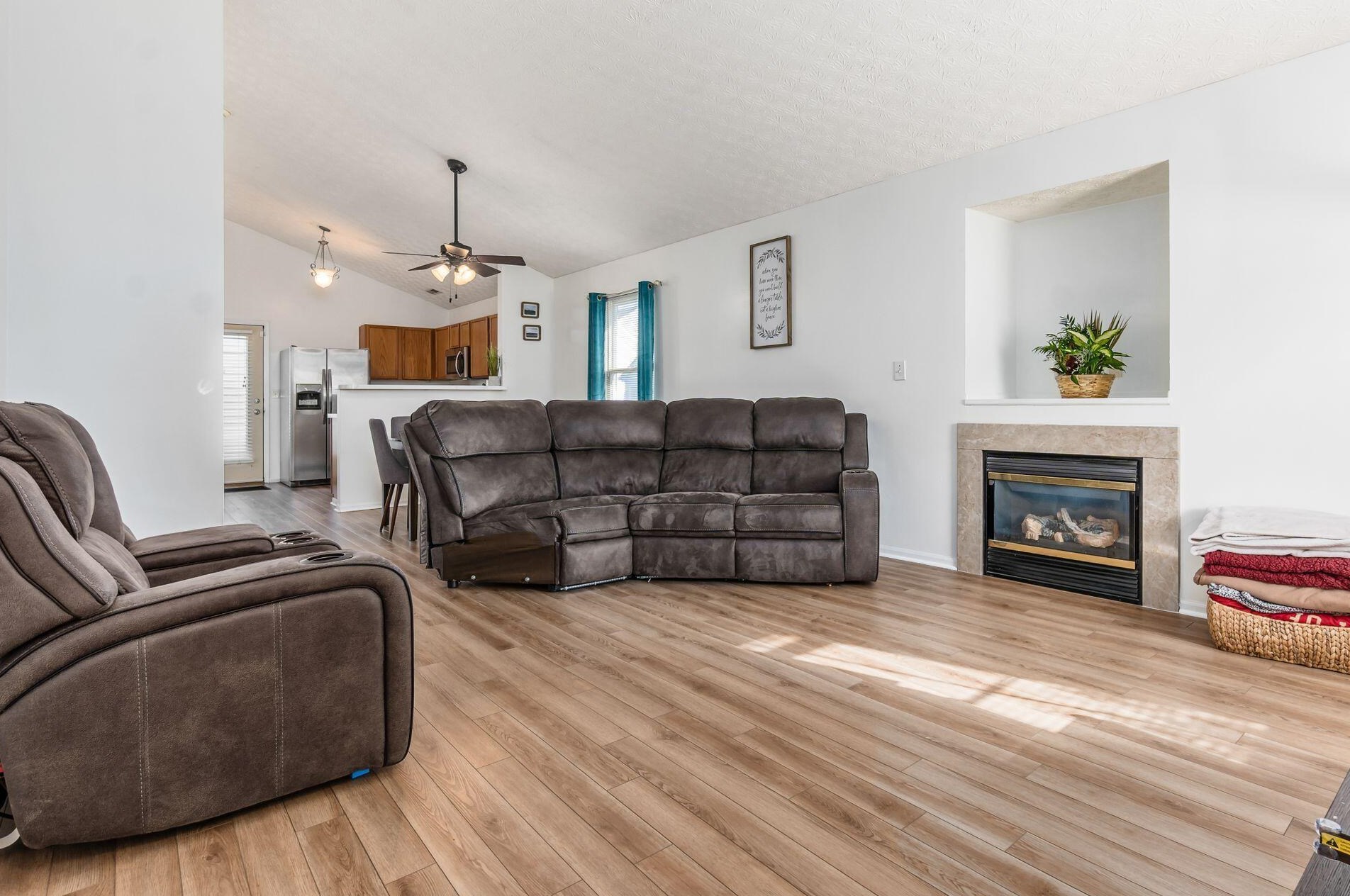 1844 Meadowlawn Dr, Columbus OH  43219-5524 exterior