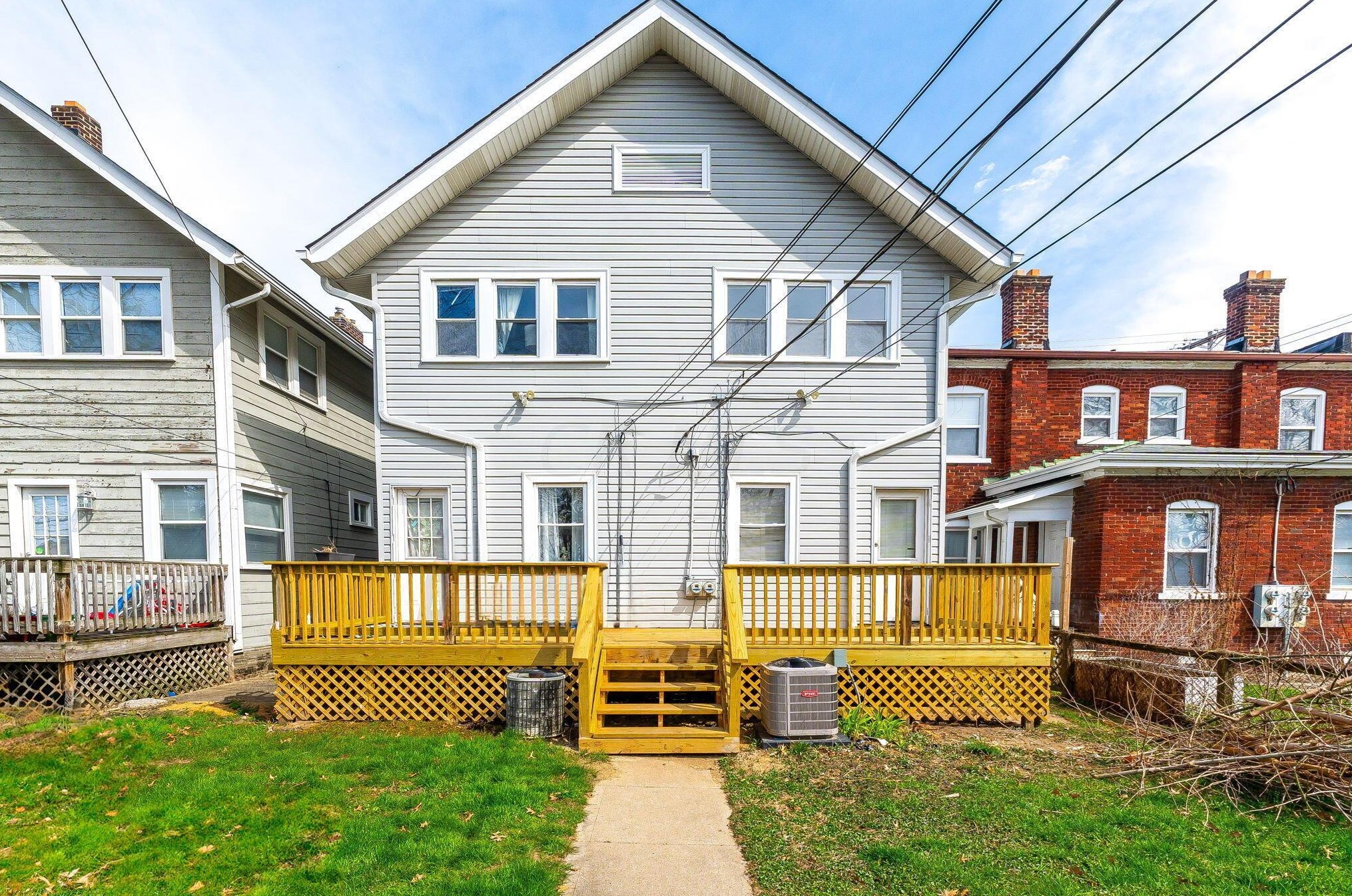 2507 Indianola Ave, Columbus OH 43202-2427 exterior