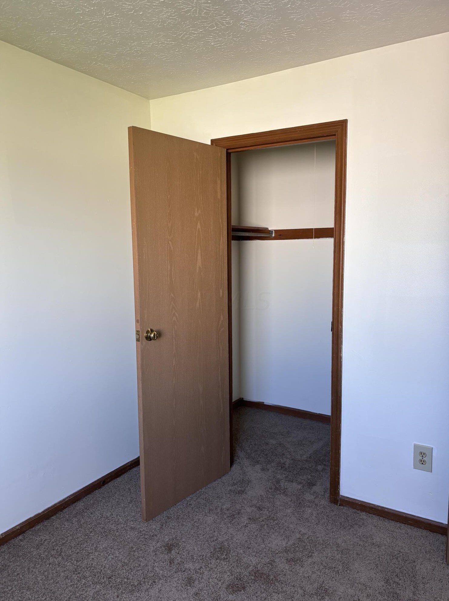 524 Clarendon Ave, Columbus OH 43223-2055 exterior