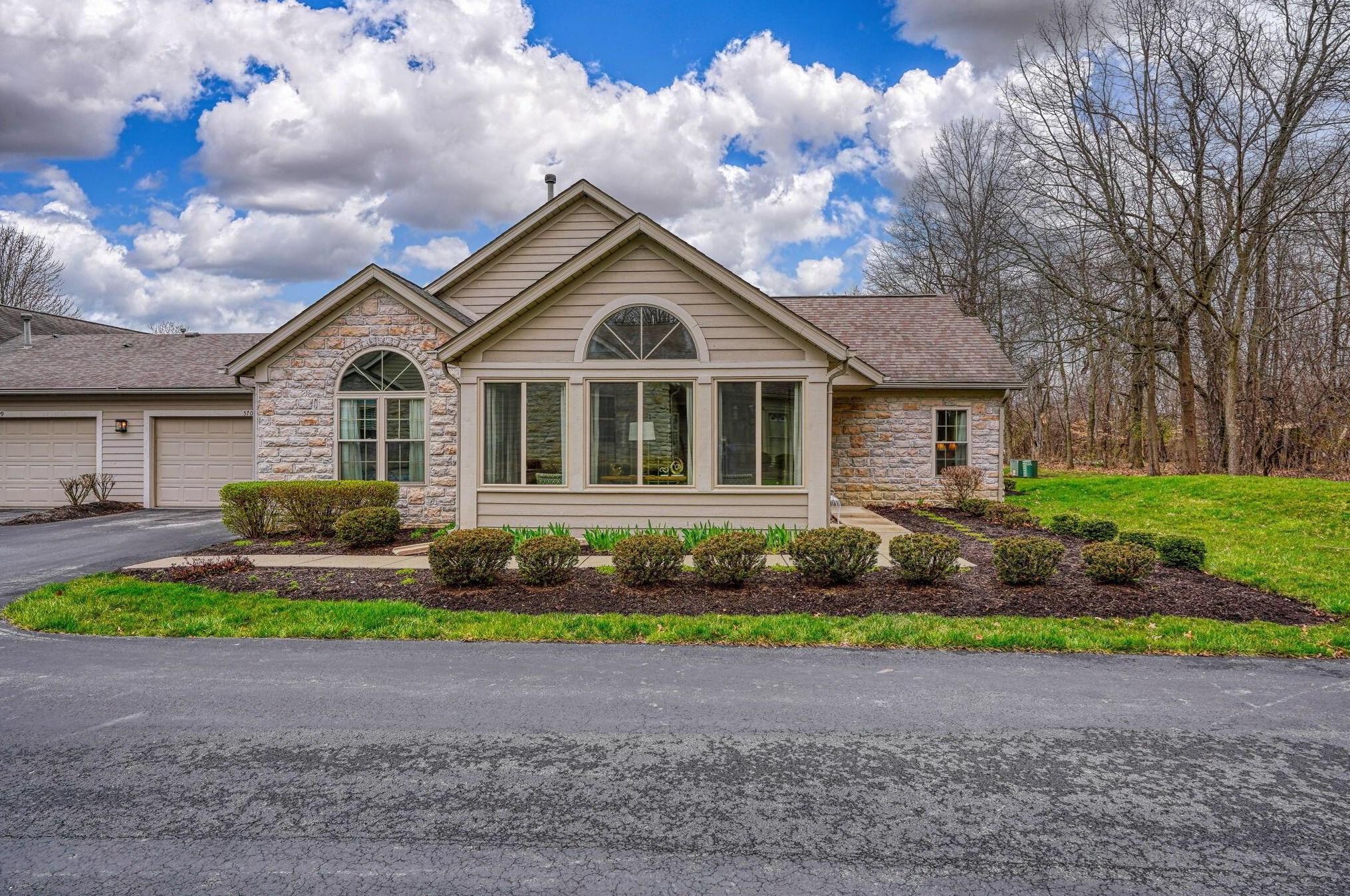 5703 Meadowood Ln, Westerville, OH 43082-9465