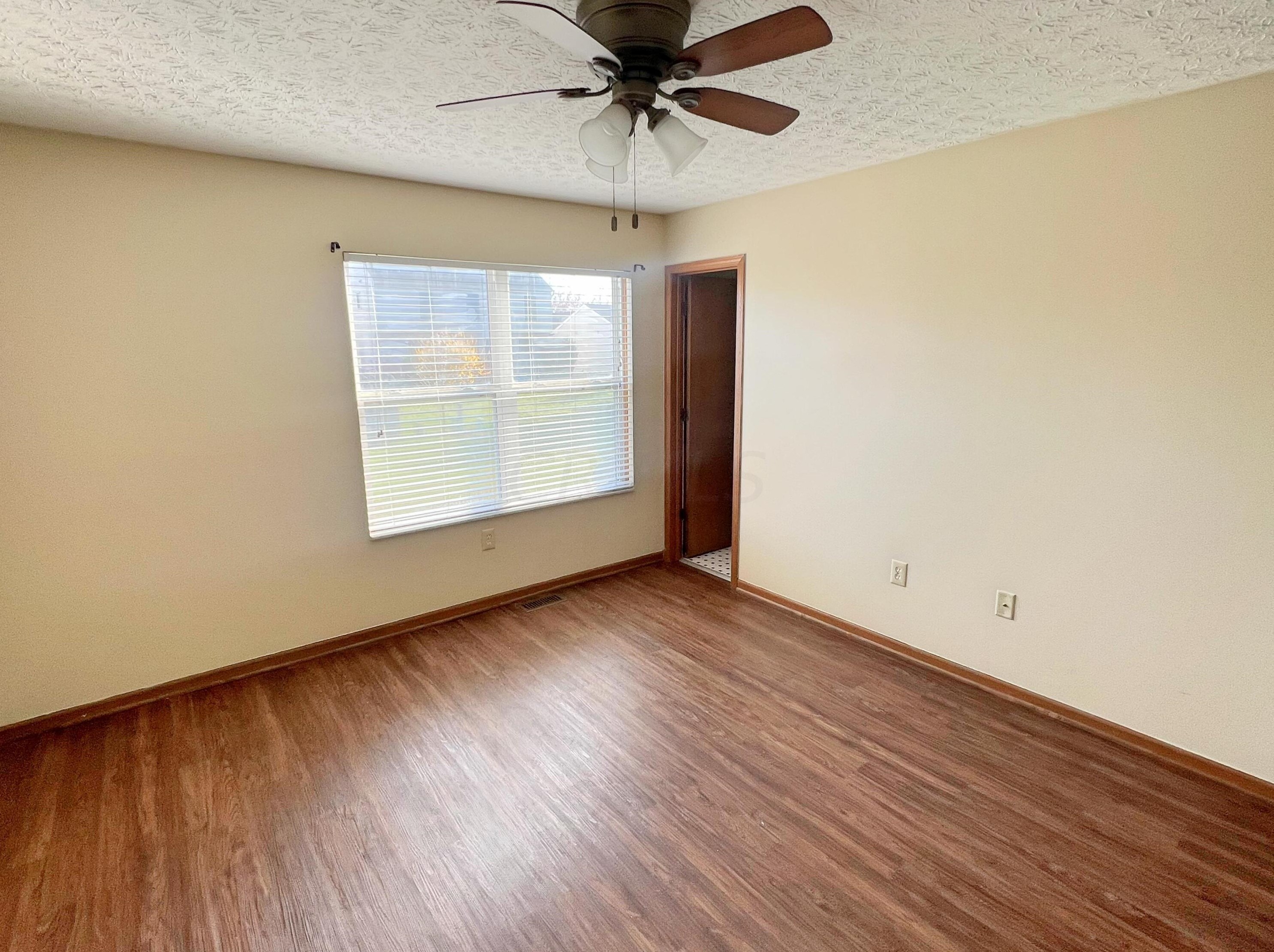 8123 Mandalay Rd, Blacklick, OH 43004