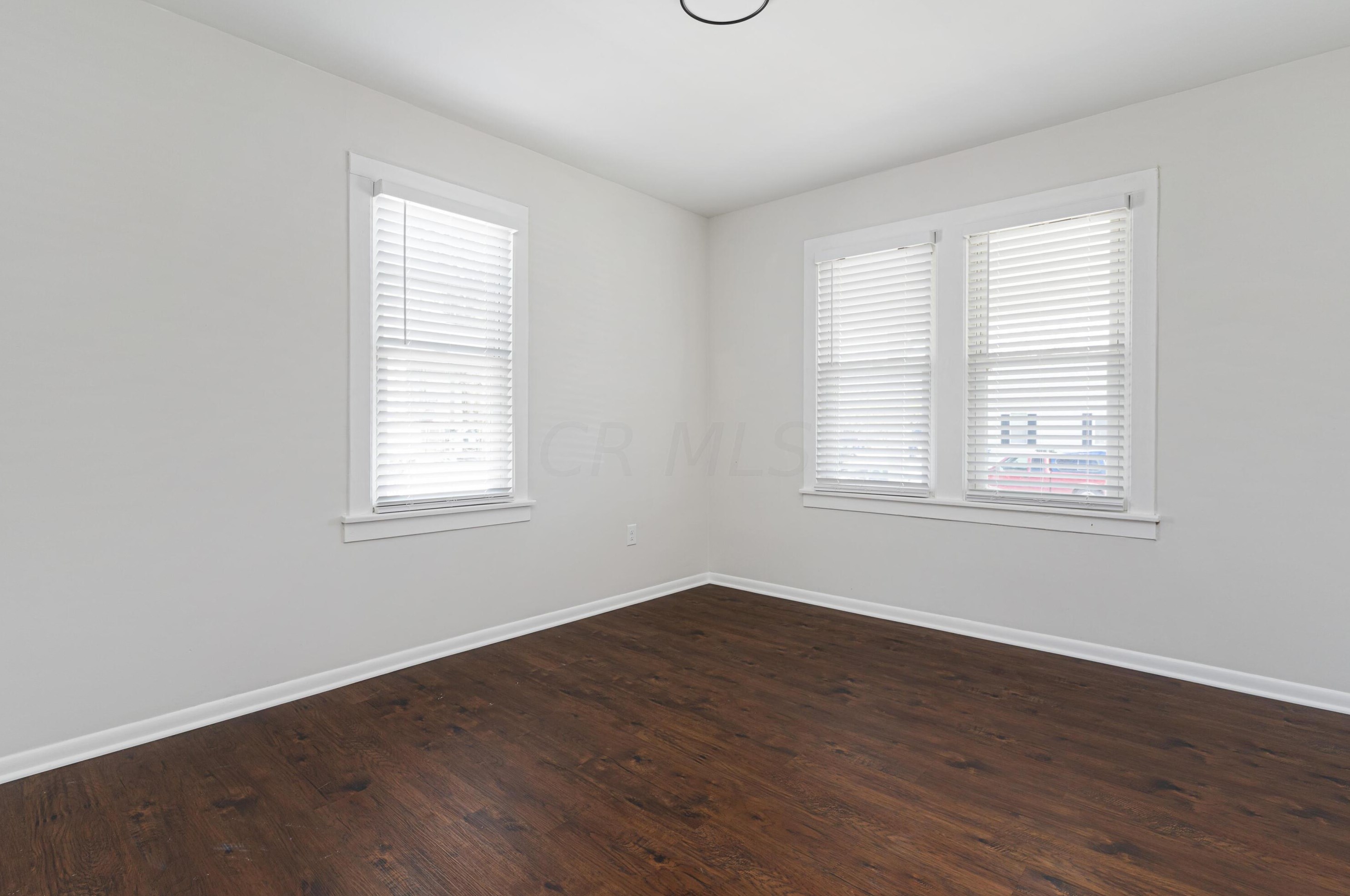 577 Highland Ave, Columbus OH 43223-1744 exterior