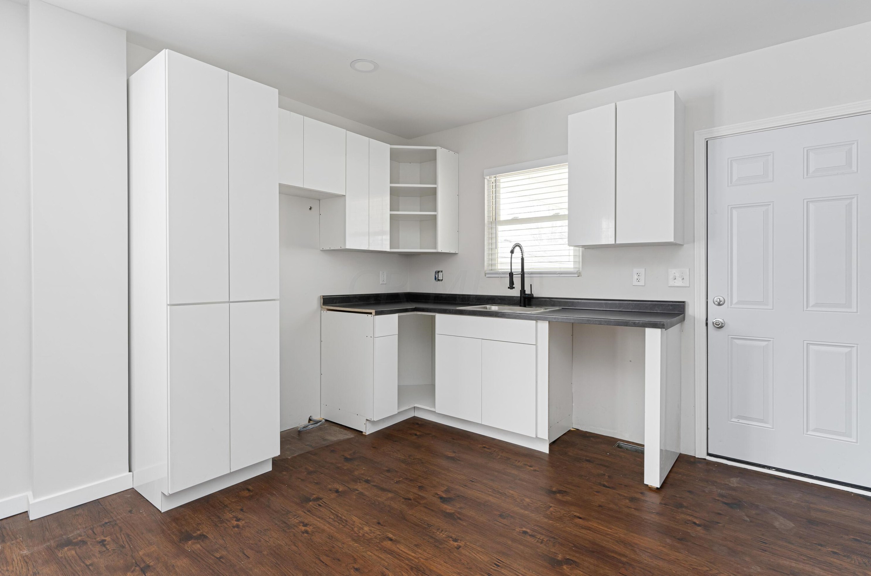 577 Highland Ave, Columbus OH 43223-1744 exterior