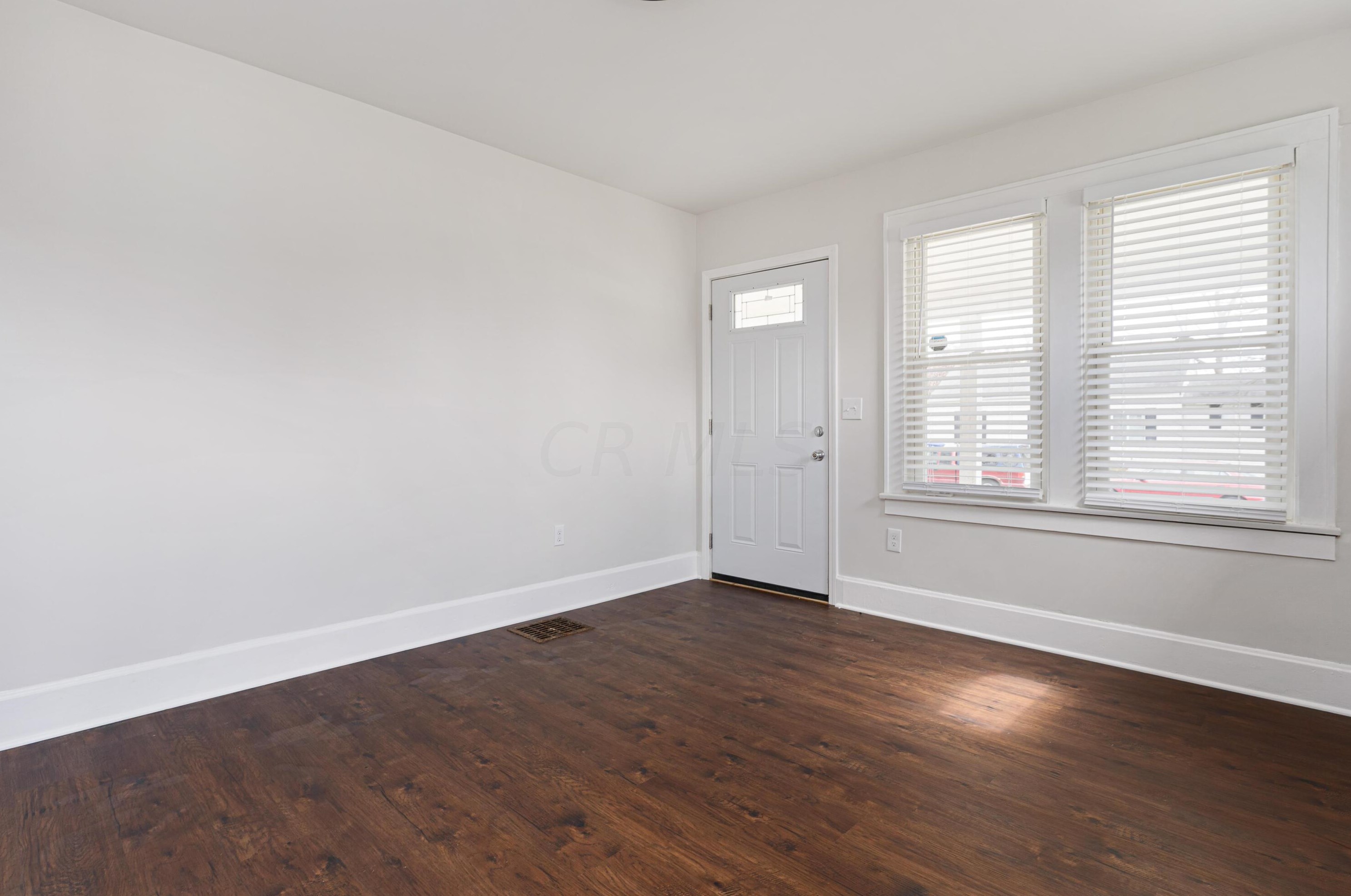 577 Highland Ave, Columbus OH 43223-1744 exterior