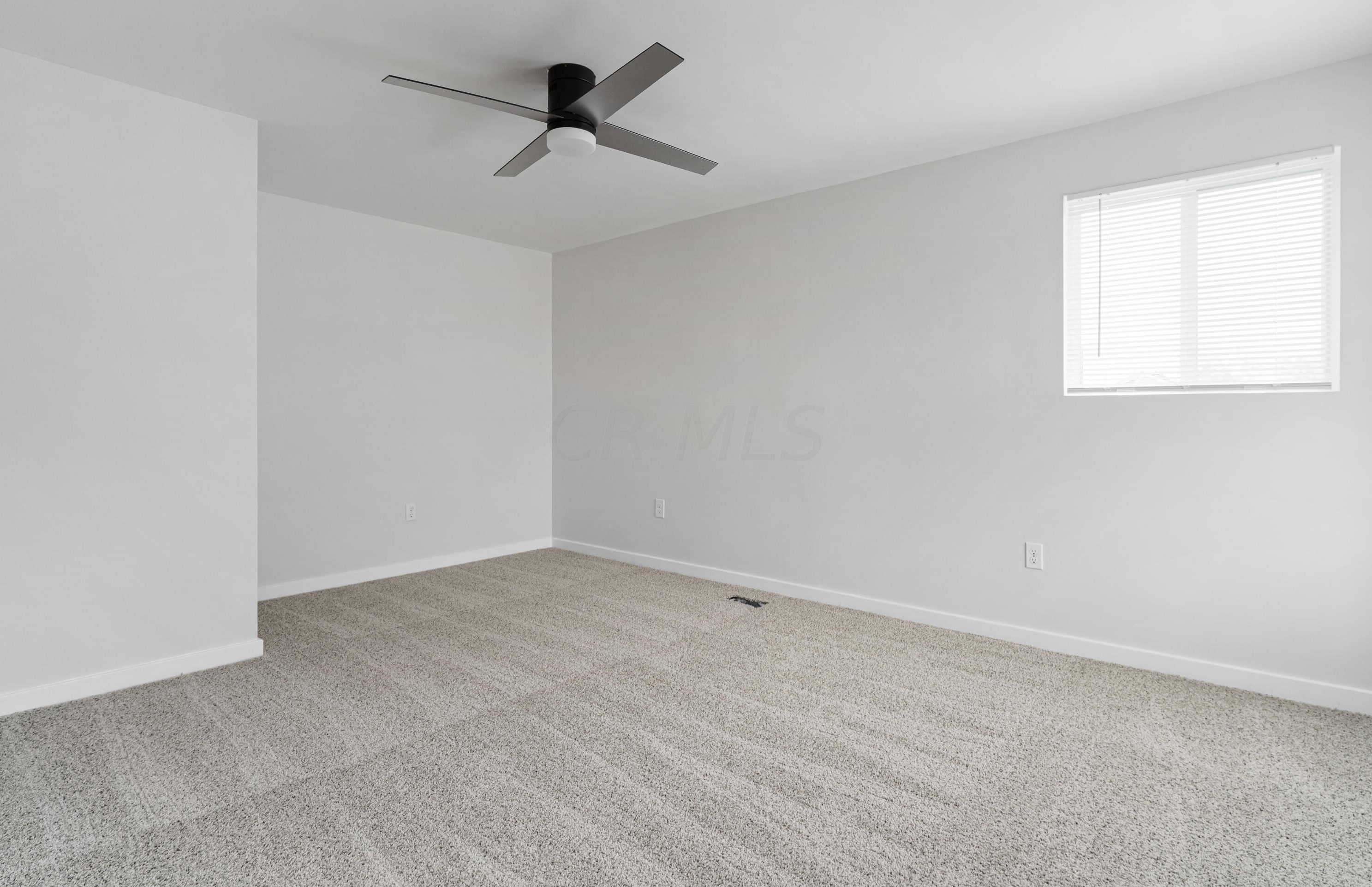 577 Highland Ave, Columbus OH 43223-1744 exterior