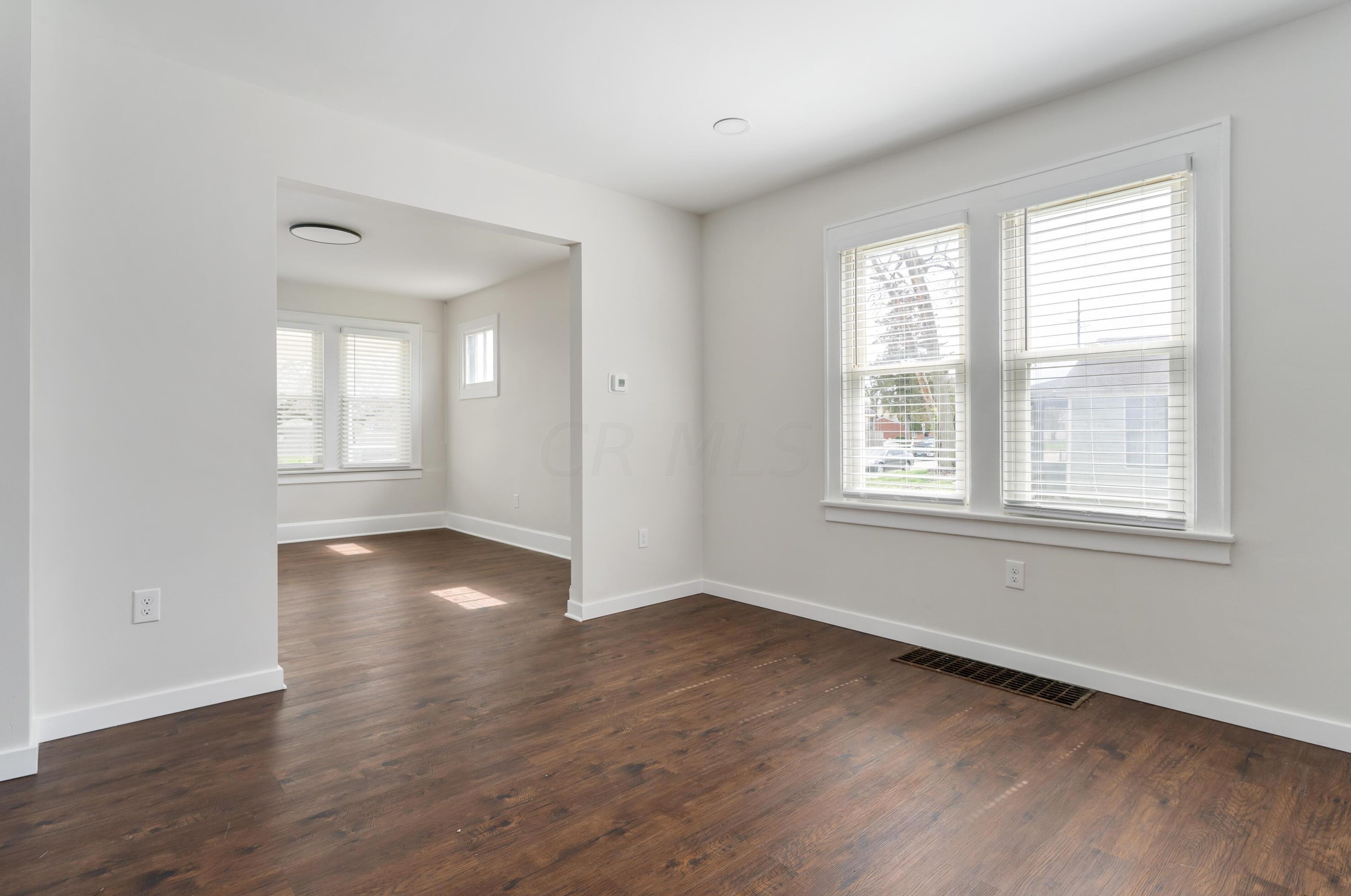 577 Highland Ave, Columbus OH 43223-1744 exterior