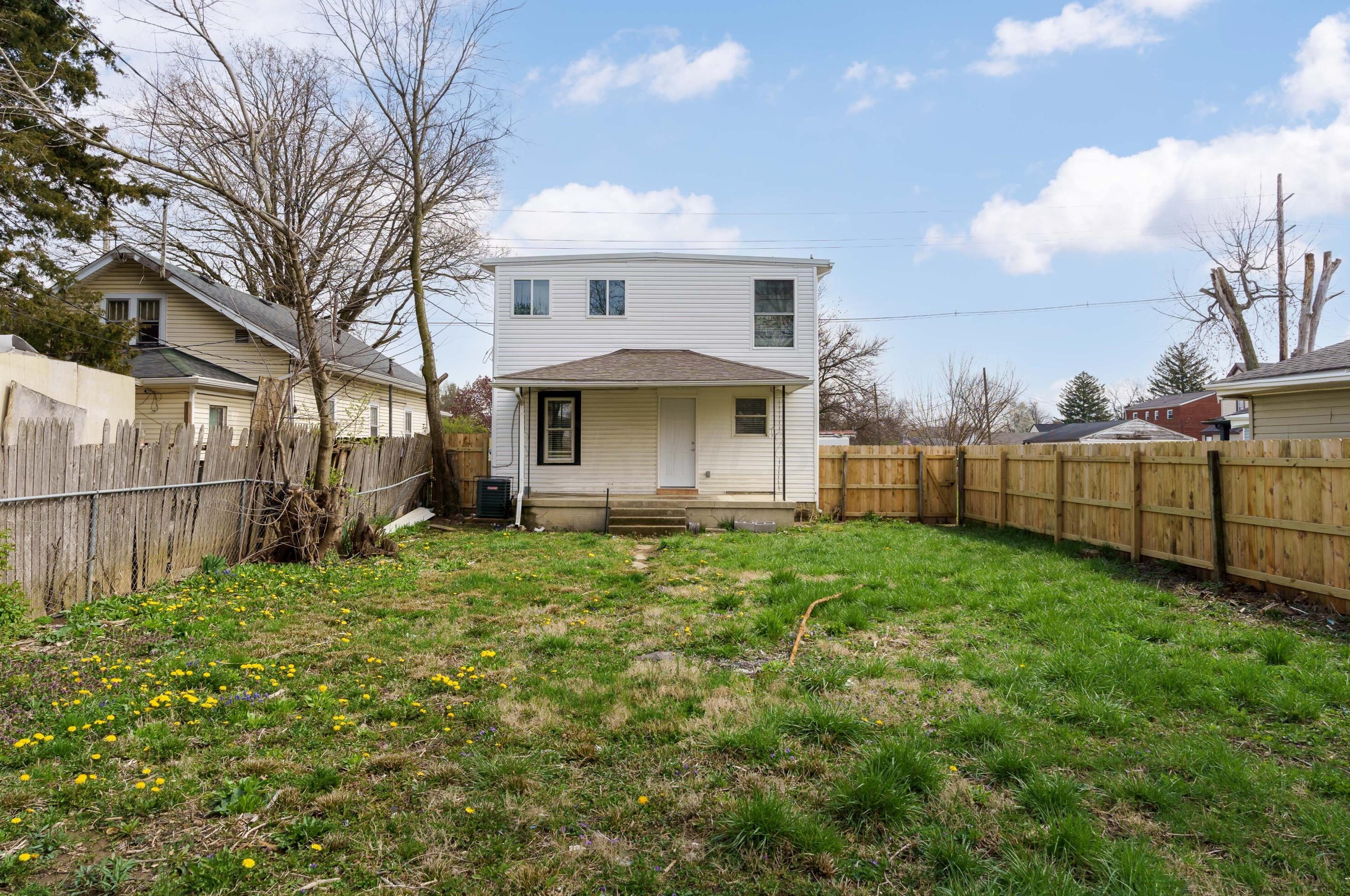 577 Highland Ave, Columbus OH 43223-1744 exterior