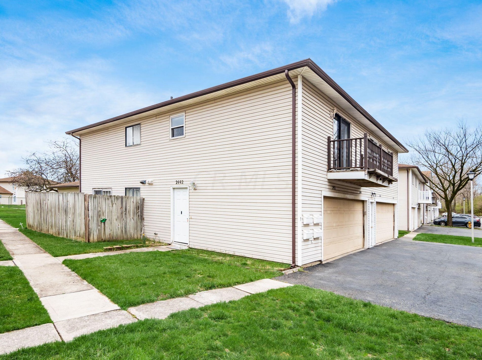 2442 Ravenel Dr, Columbus, OH 43209-3307