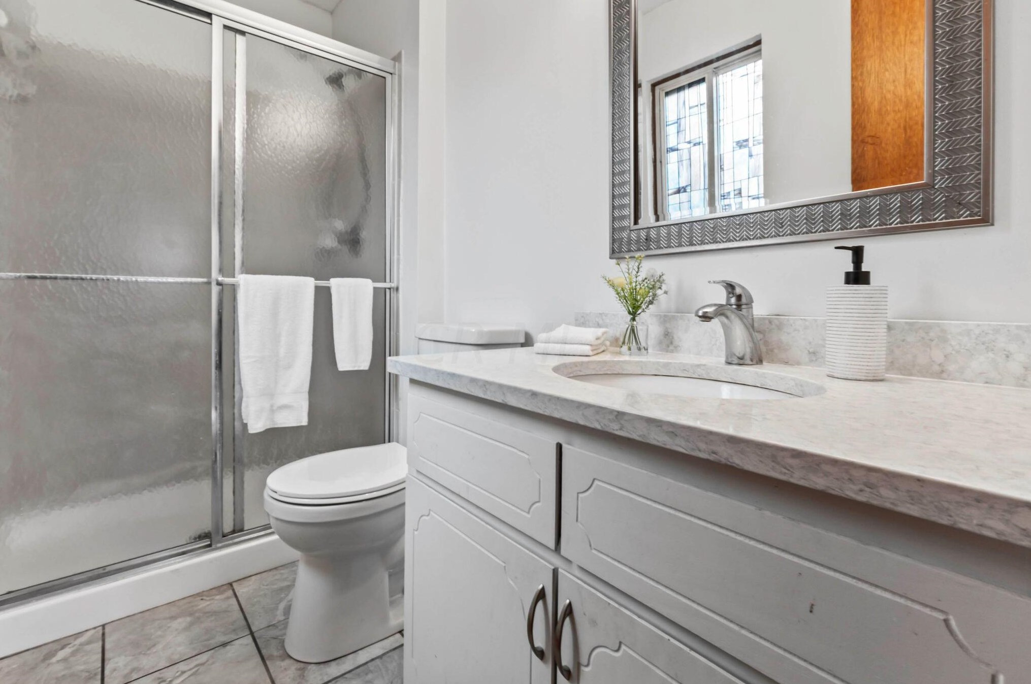 3091 Tweedsmuir Ln, Dublin OH  43017-1844 exterior