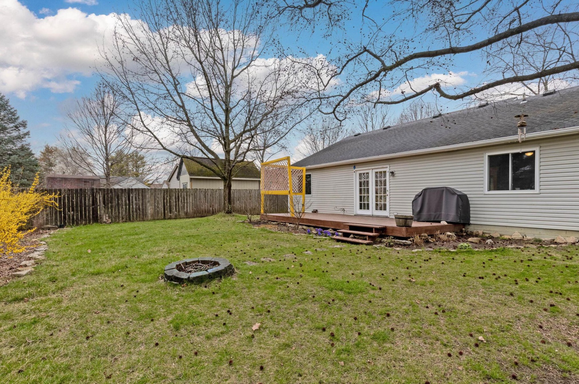 3091 Tweedsmuir Ln, Dublin OH  43017-1844 exterior