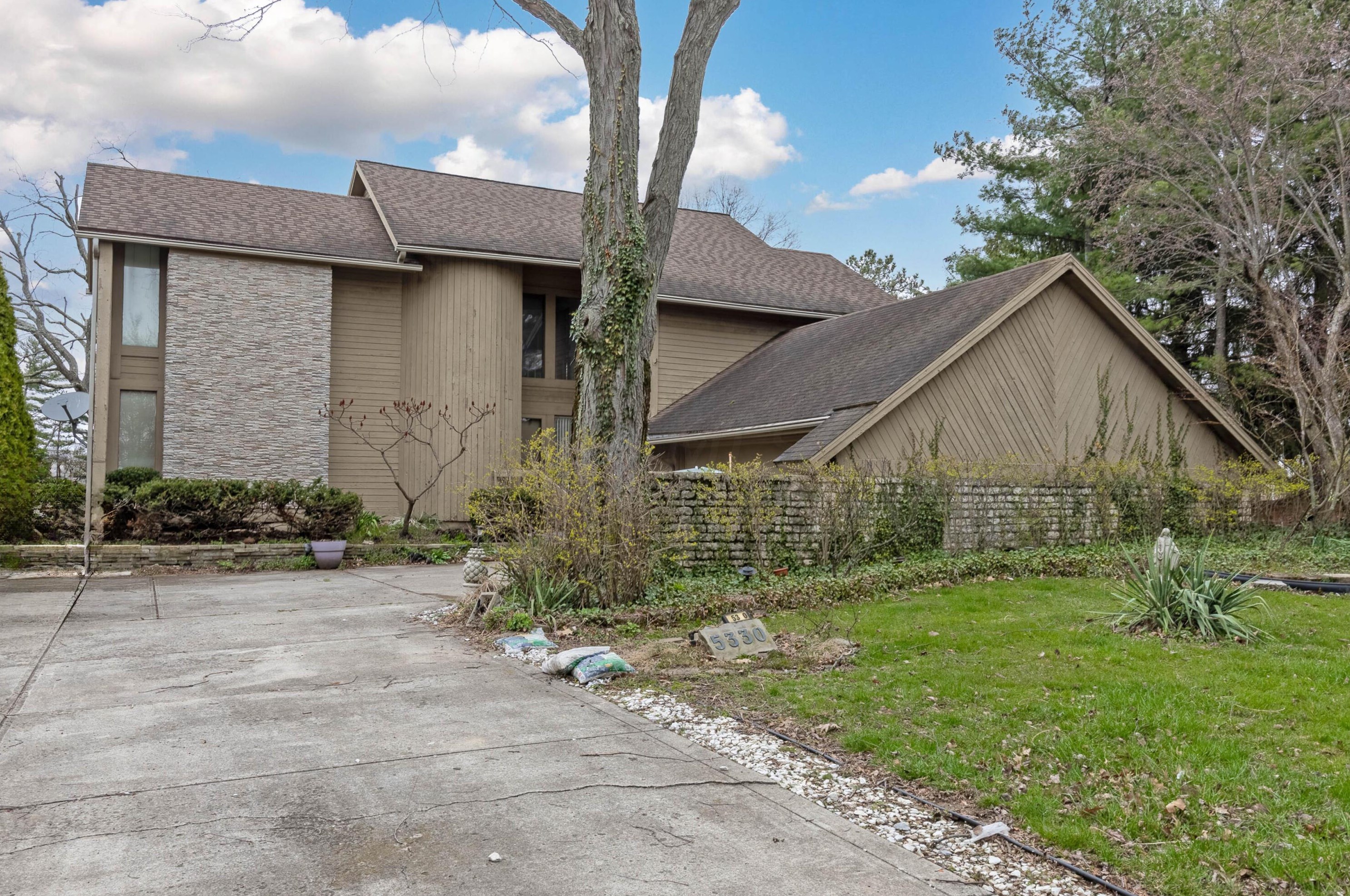 5330 Derringer Dr, Westerville, OH 43081-4454