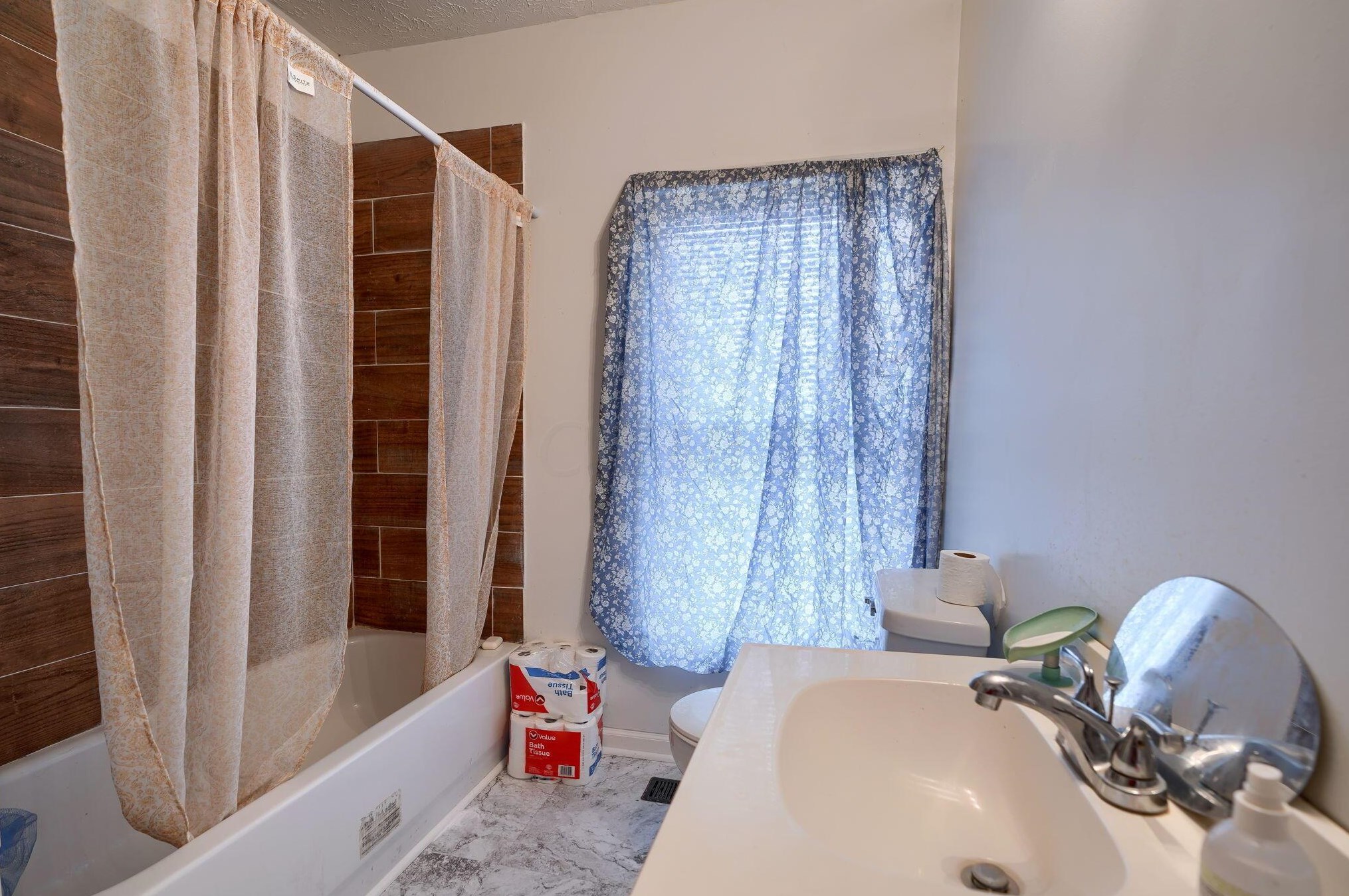 224 Harris Ave, Columbus OH 43204-3013 exterior