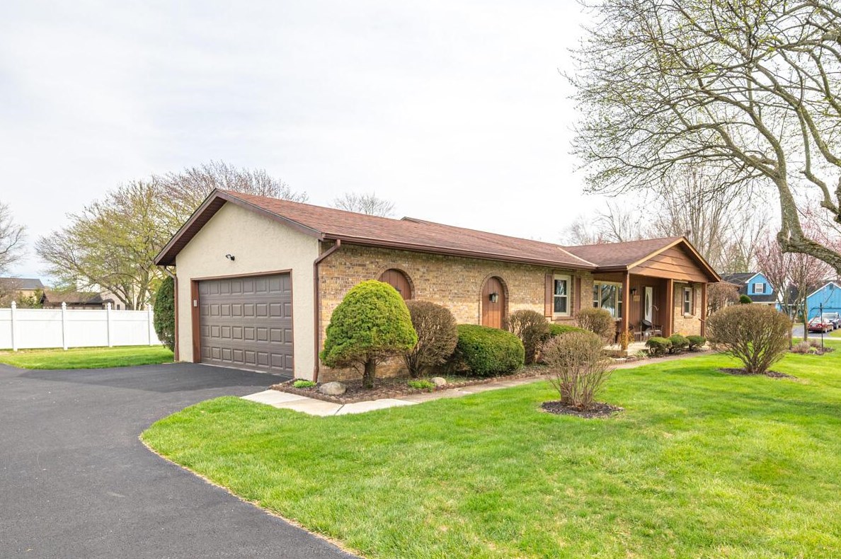 2216 Ronnie Ln, Darbydale, OH 43123