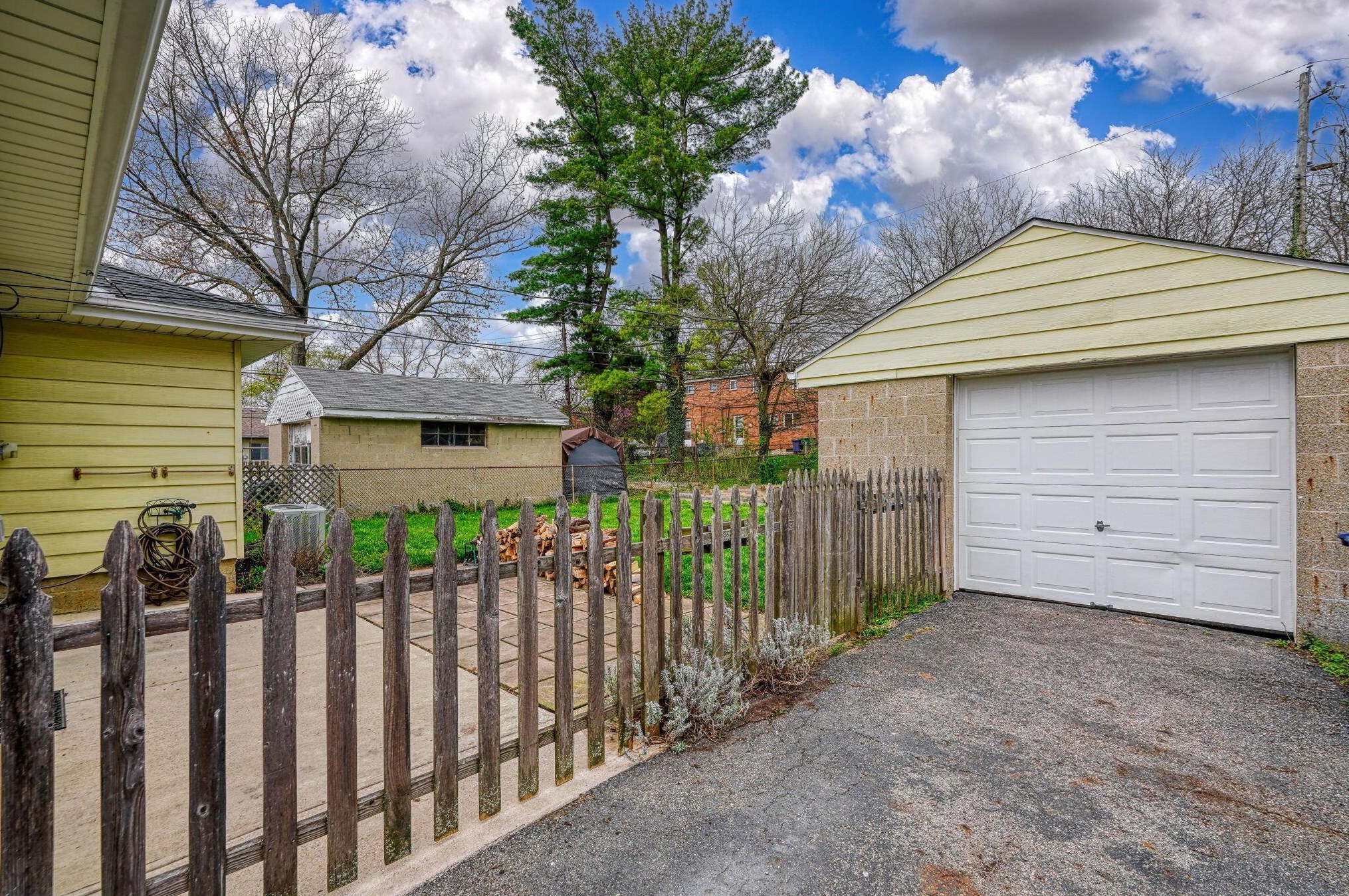 4952 Fuller Dr, Columbus, OH 43214-1732