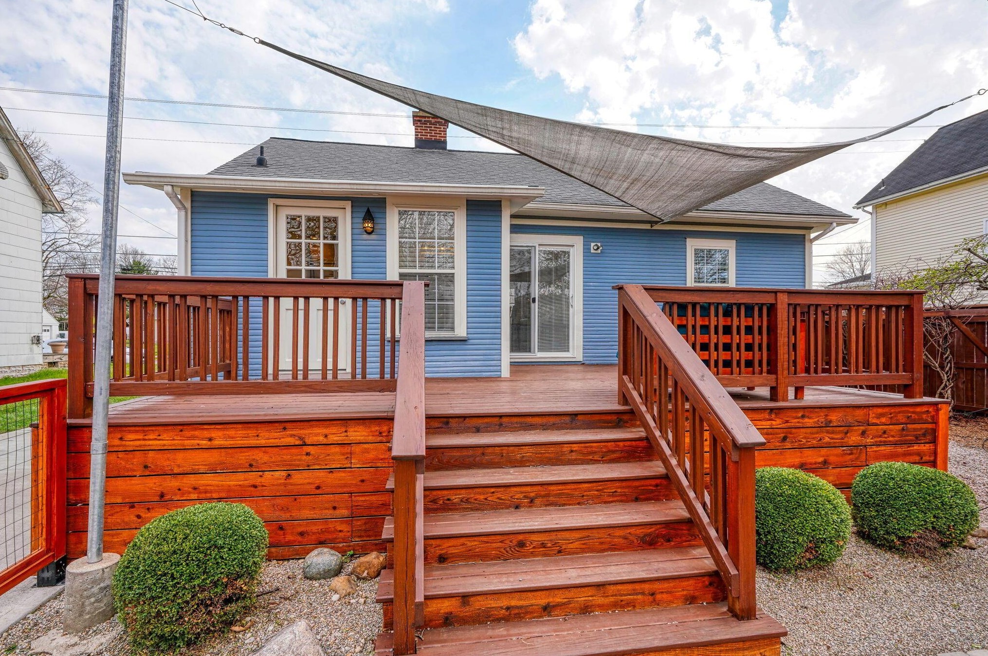 285 Waterloo St, Cnl Wnchstr OH  43110-1014 exterior