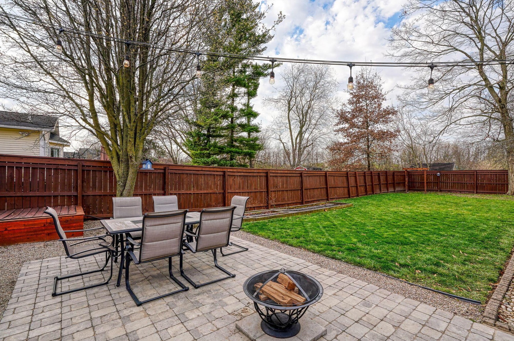 285 Waterloo St, Cnl Wnchstr OH  43110-1014 exterior