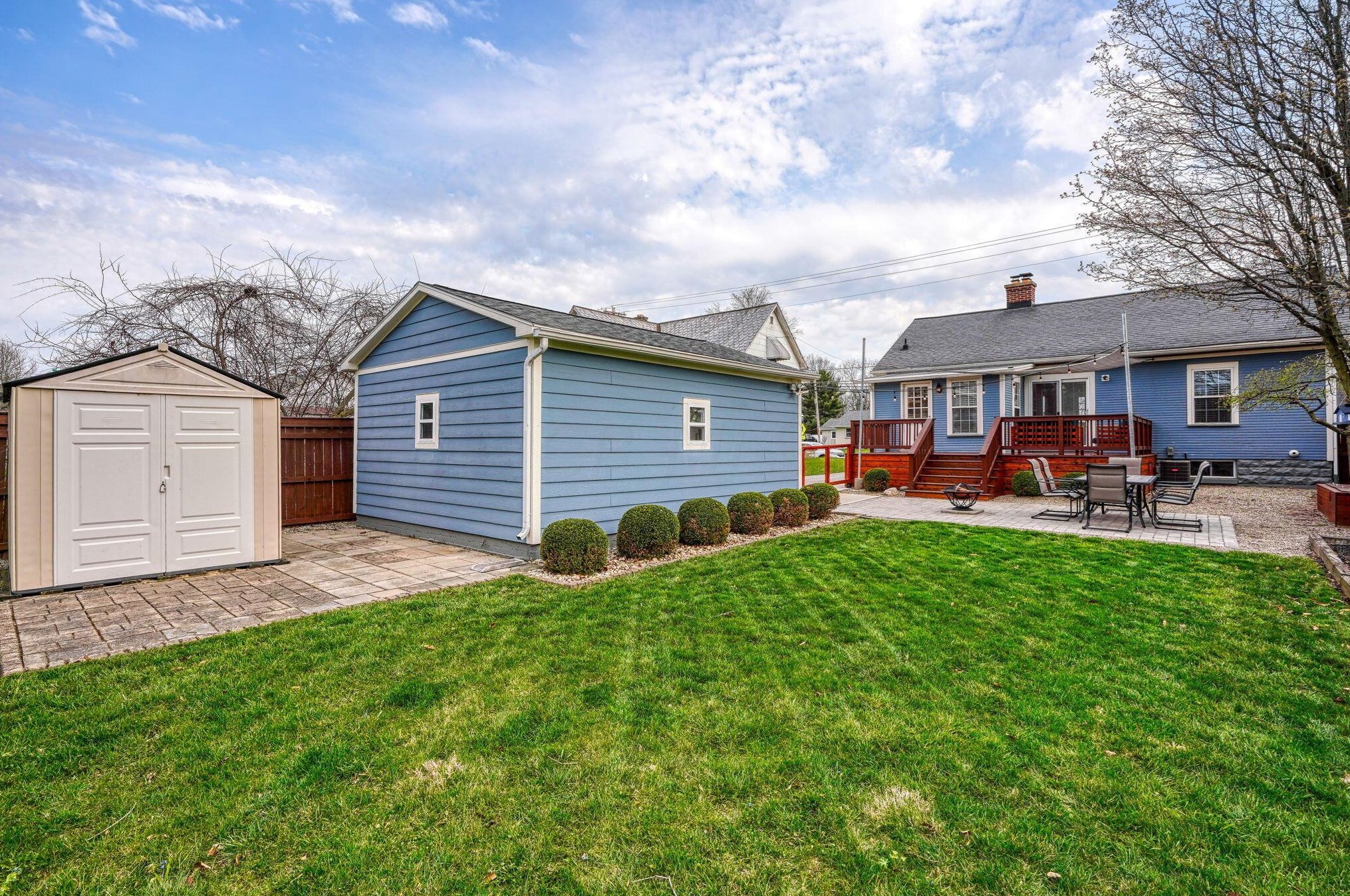 285 Waterloo St, Cnl Wnchstr OH  43110-1014 exterior