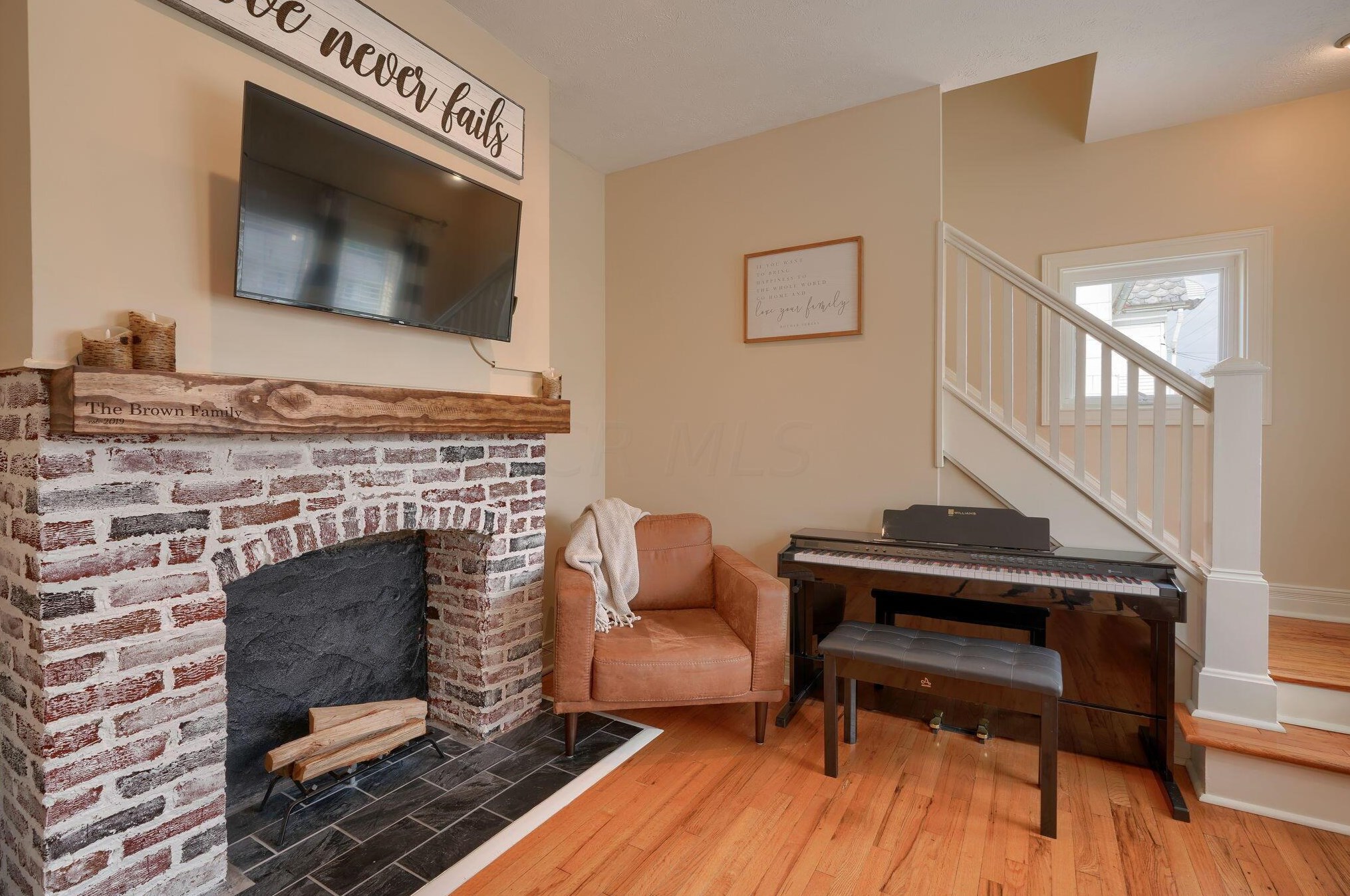 285 Waterloo St, Cnl Wnchstr OH  43110-1014 exterior