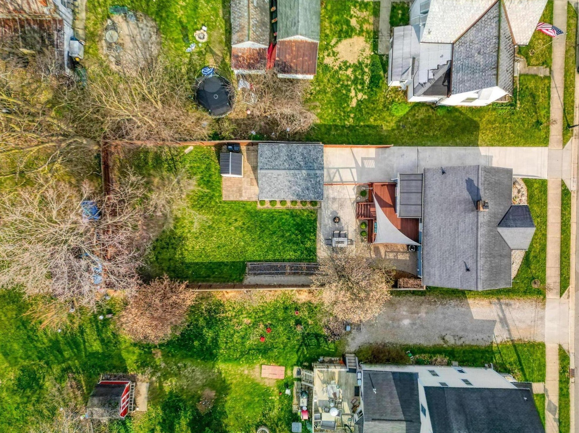 285 Waterloo St, Cnl Wnchstr OH  43110-1014 exterior