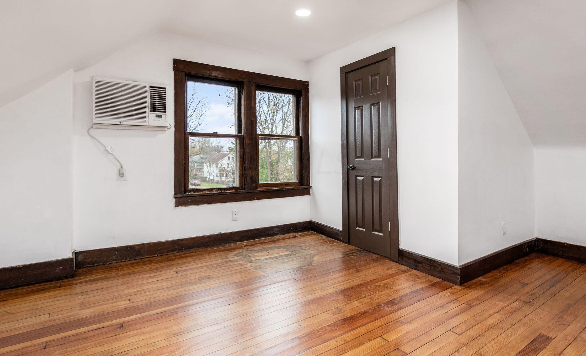 1841 Bryden Rd, Columbus OH  43205-2260 exterior