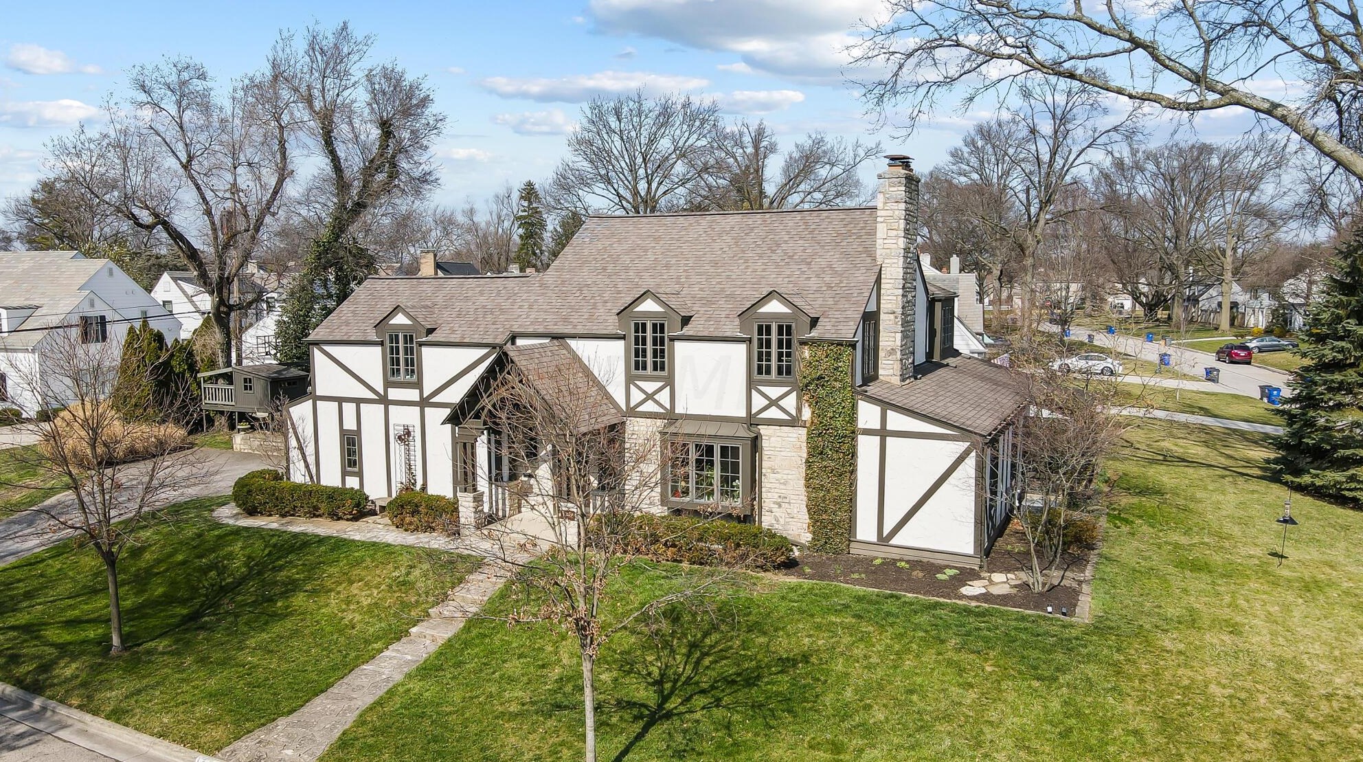 1742 Edgemont Rd, Columbus, OH 43212-1019
