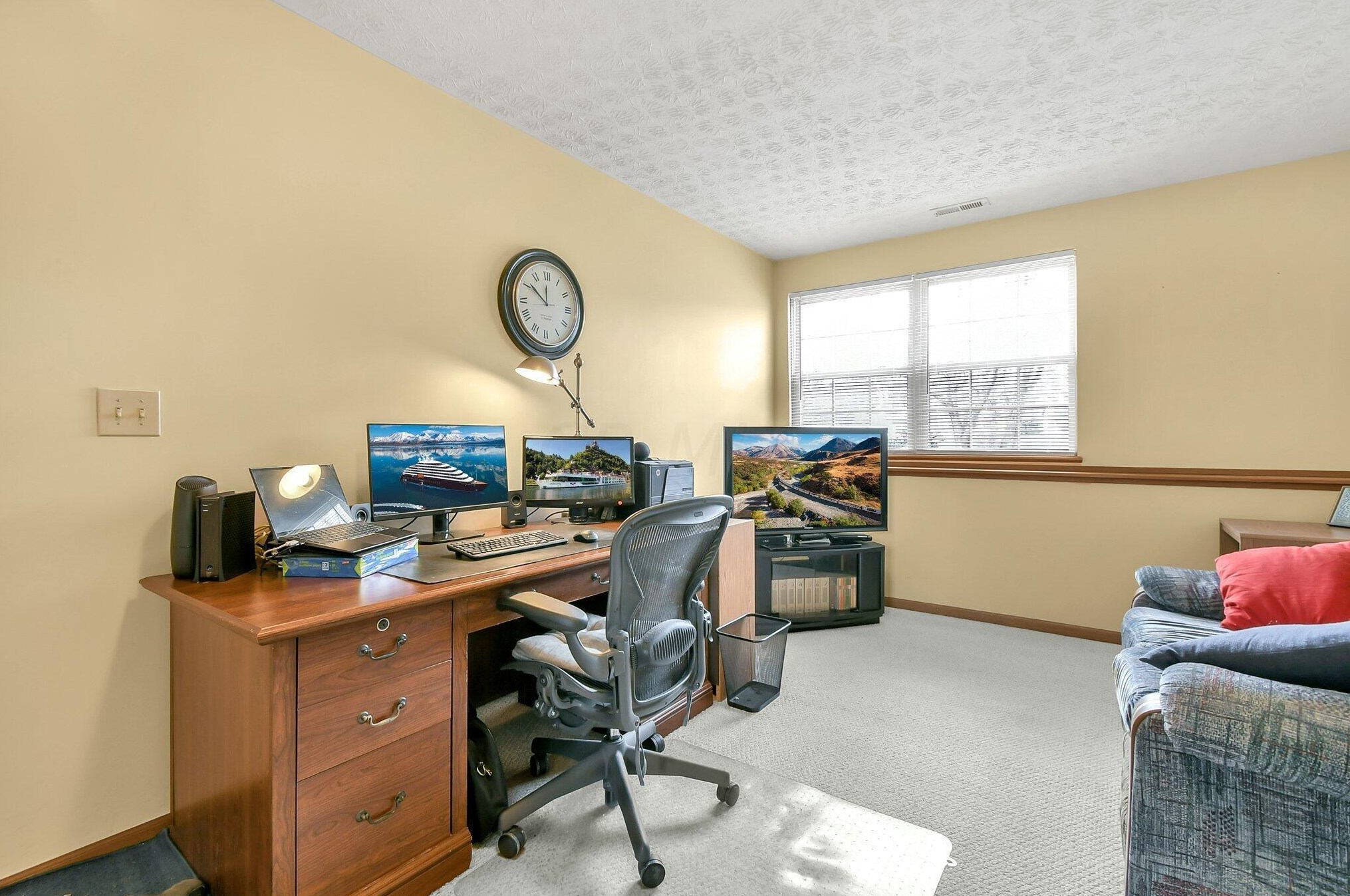 2364 Rolling Rock Dr, Columbus OH 43229-4780 exterior