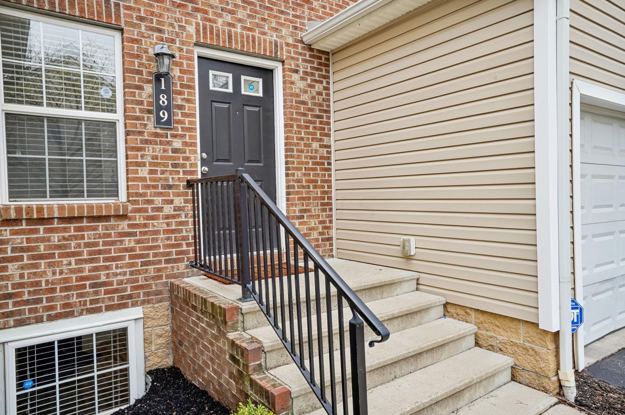 189 Prairiecreek Way, Columbus, OH 43213-7632