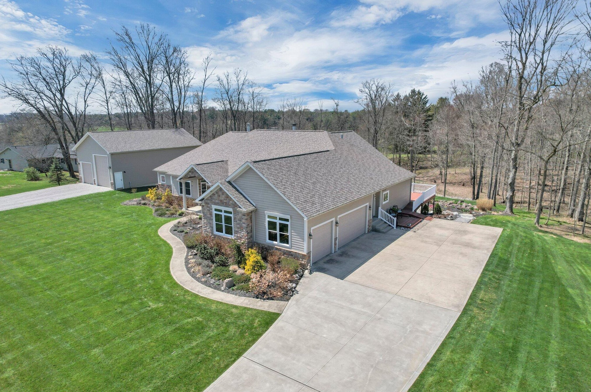 3163 Sarah Dr, Lancaster OH 43130-7866 exterior