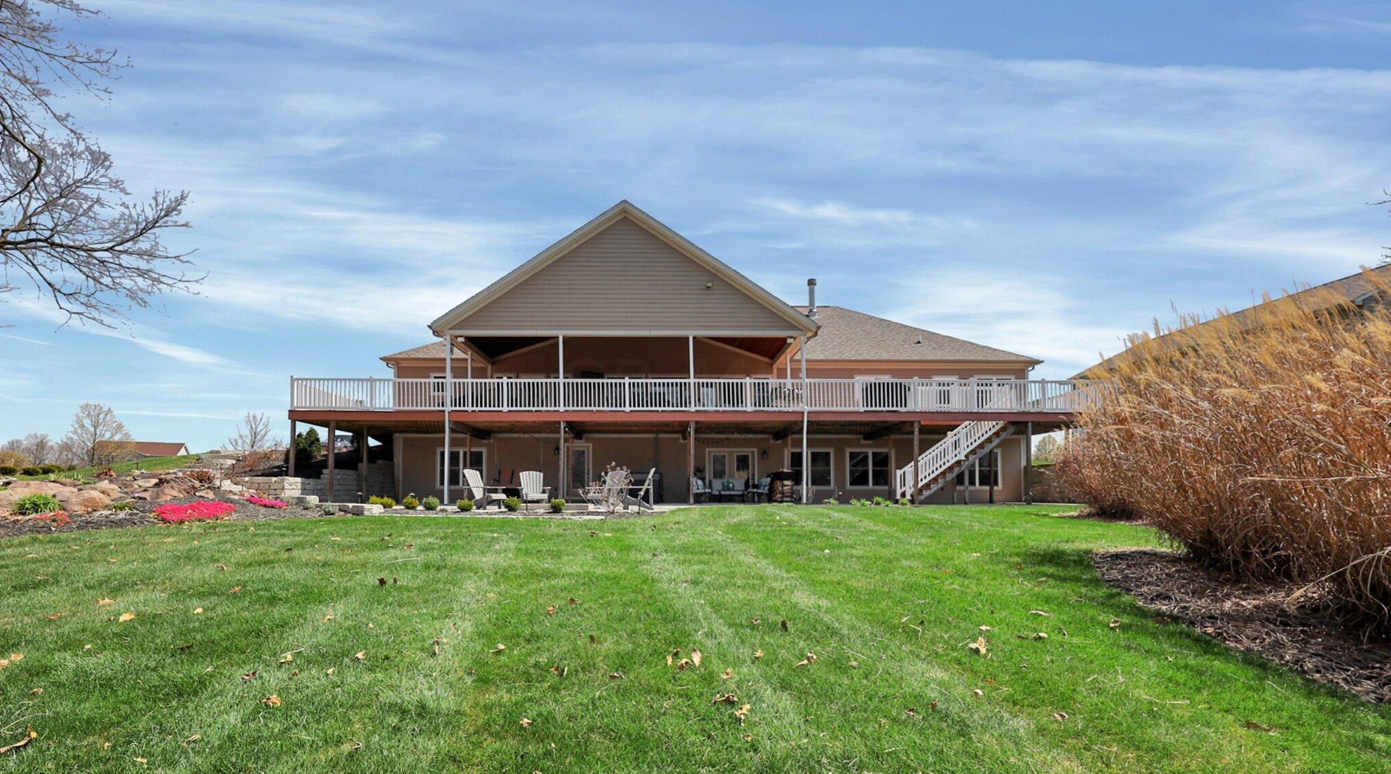 3163 Sarah Dr, Lancaster OH 43130-7866 exterior