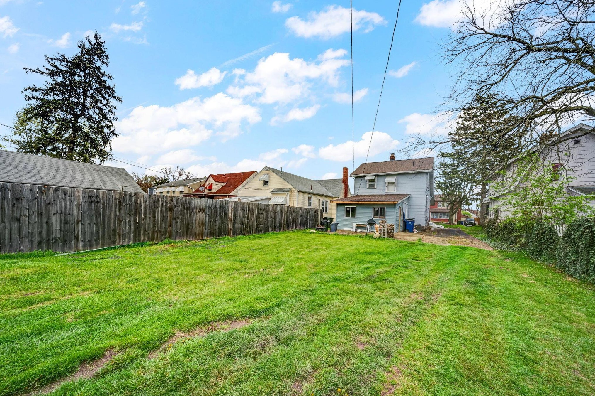 133 Westmoor Ave, Columbus OH  43204-1350 exterior