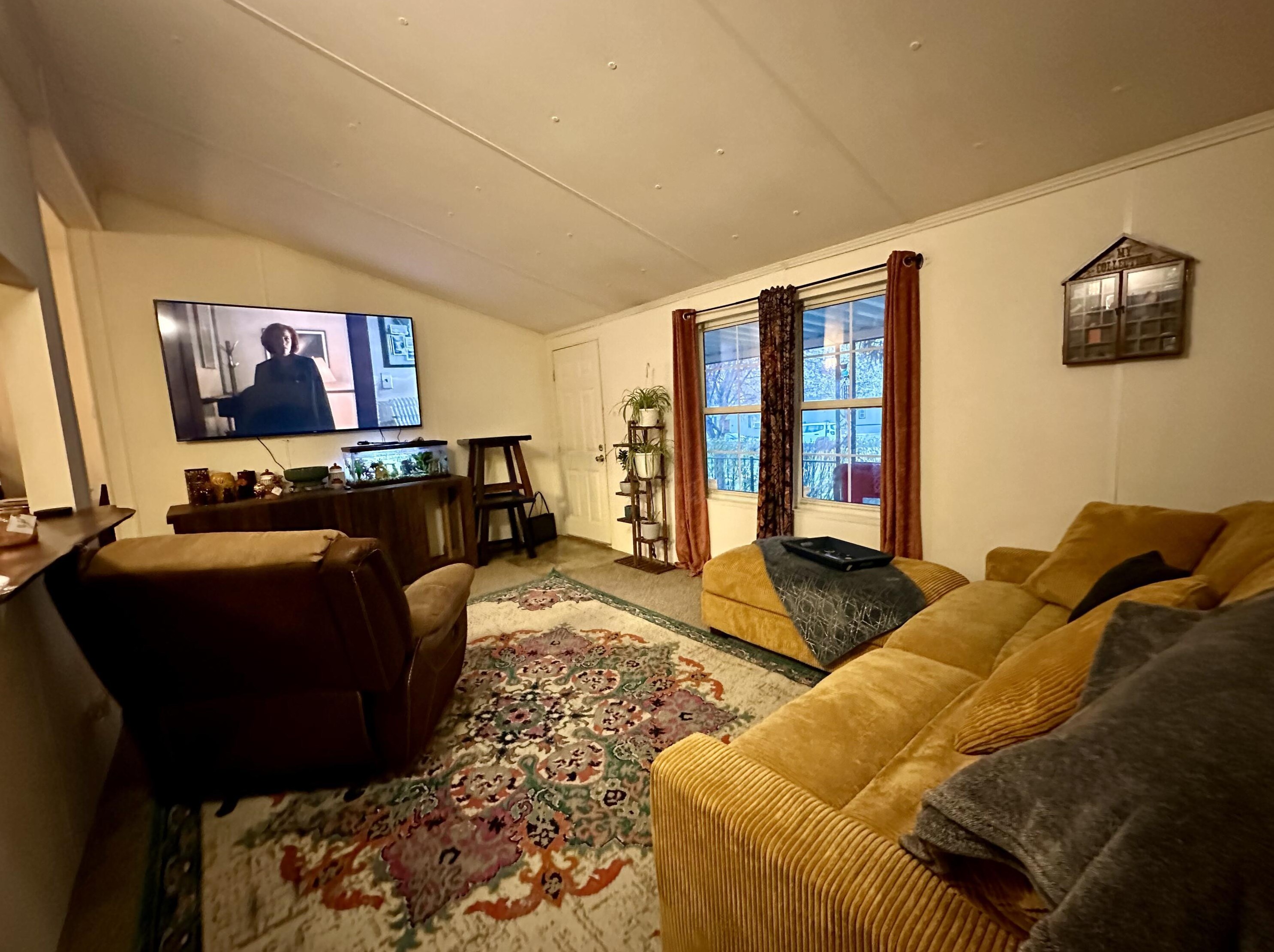 297 Mace Dr, Circleville, OH 43113-1086