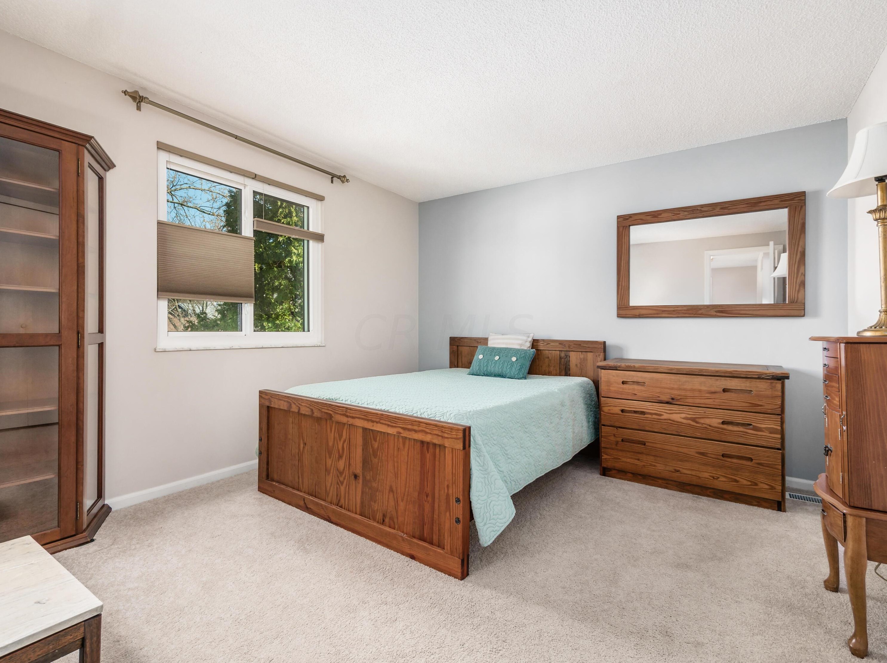 6283 Billington Dr, Columbus OH 43213-3479 exterior