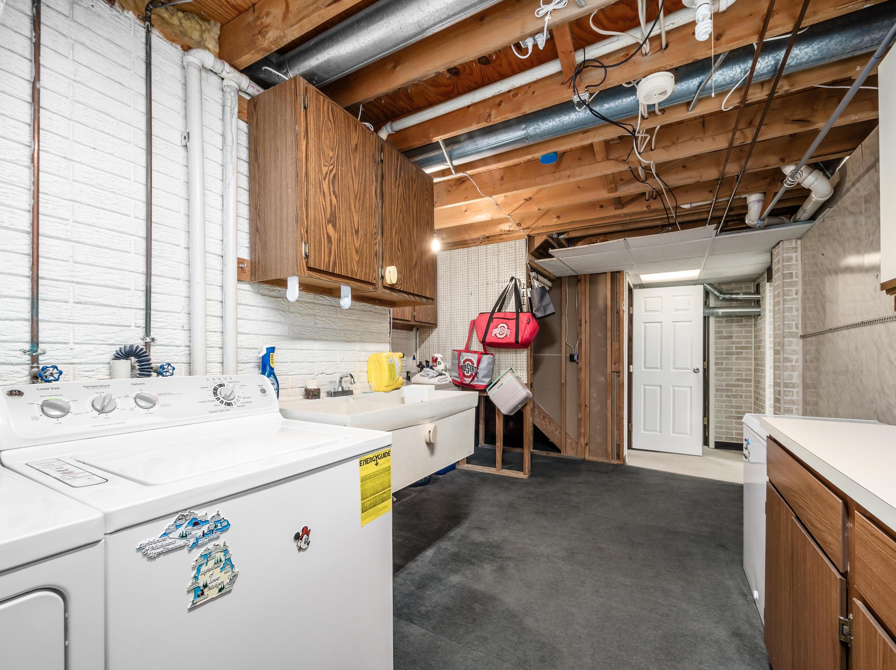 6283 Billington Dr, Columbus OH 43213-3479 exterior