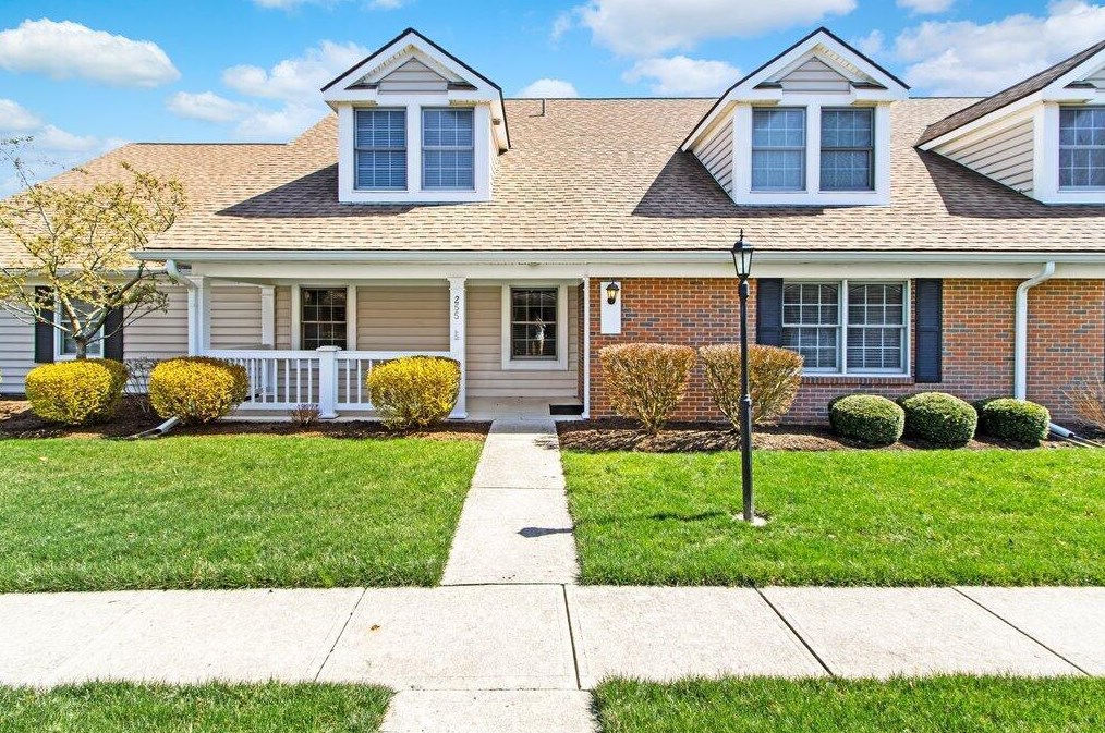 255 Dogwood Ln, Westerville, OH 43082-9525