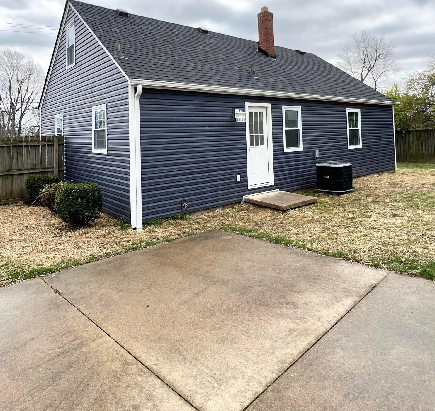 612 Oakland Ave, Washington Ch OH  43160-1058 exterior