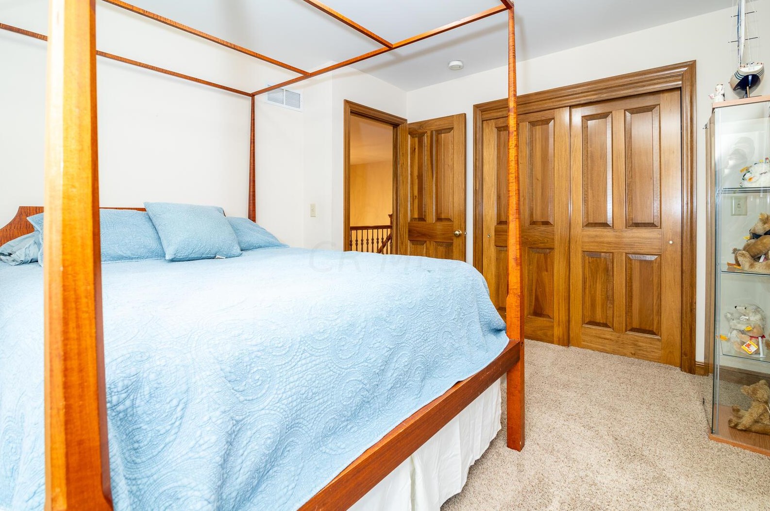 4861 Carrigan Ridge Dr, Dublin OH  43017-8617 exterior