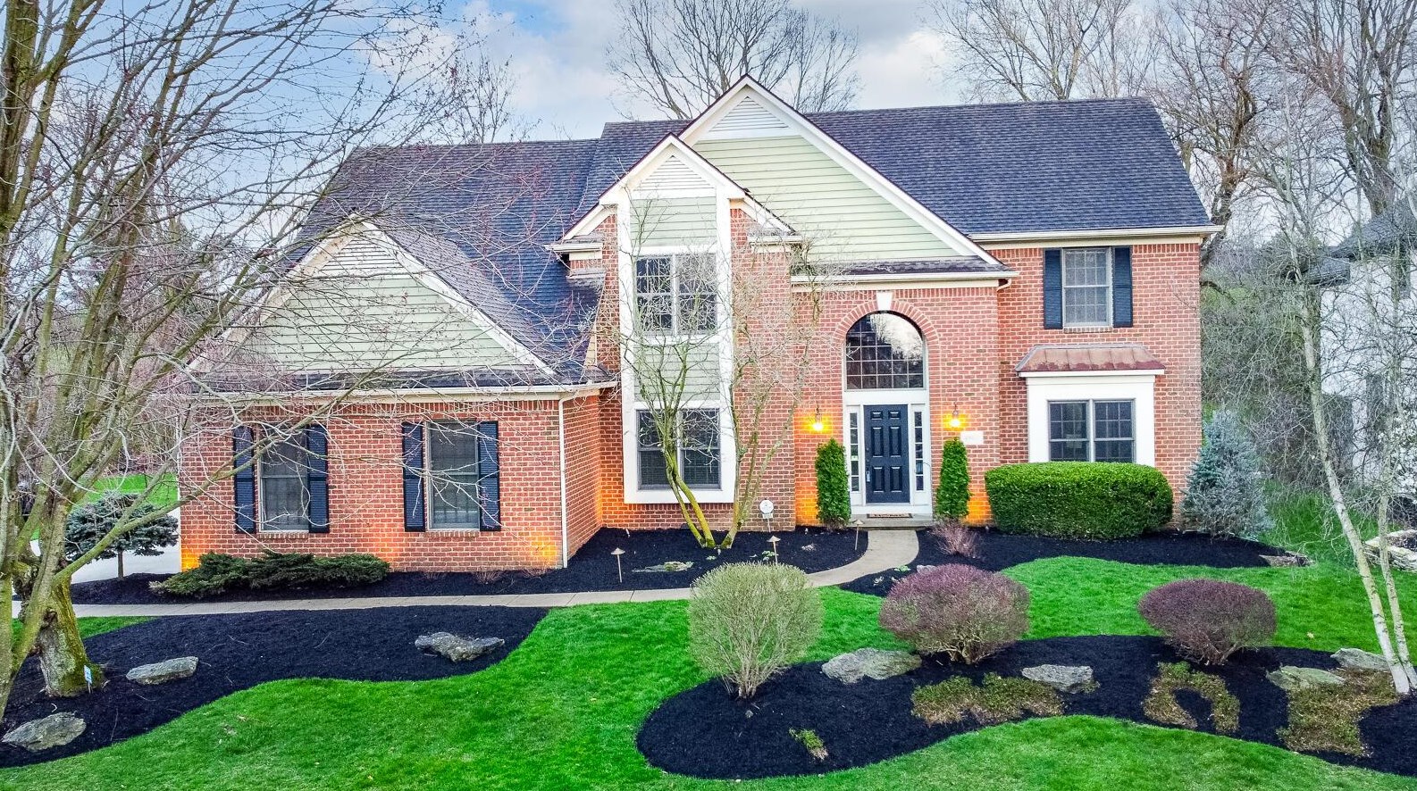 4861 Carrigan Ridge Dr, Dublin OH  43017-8617 exterior