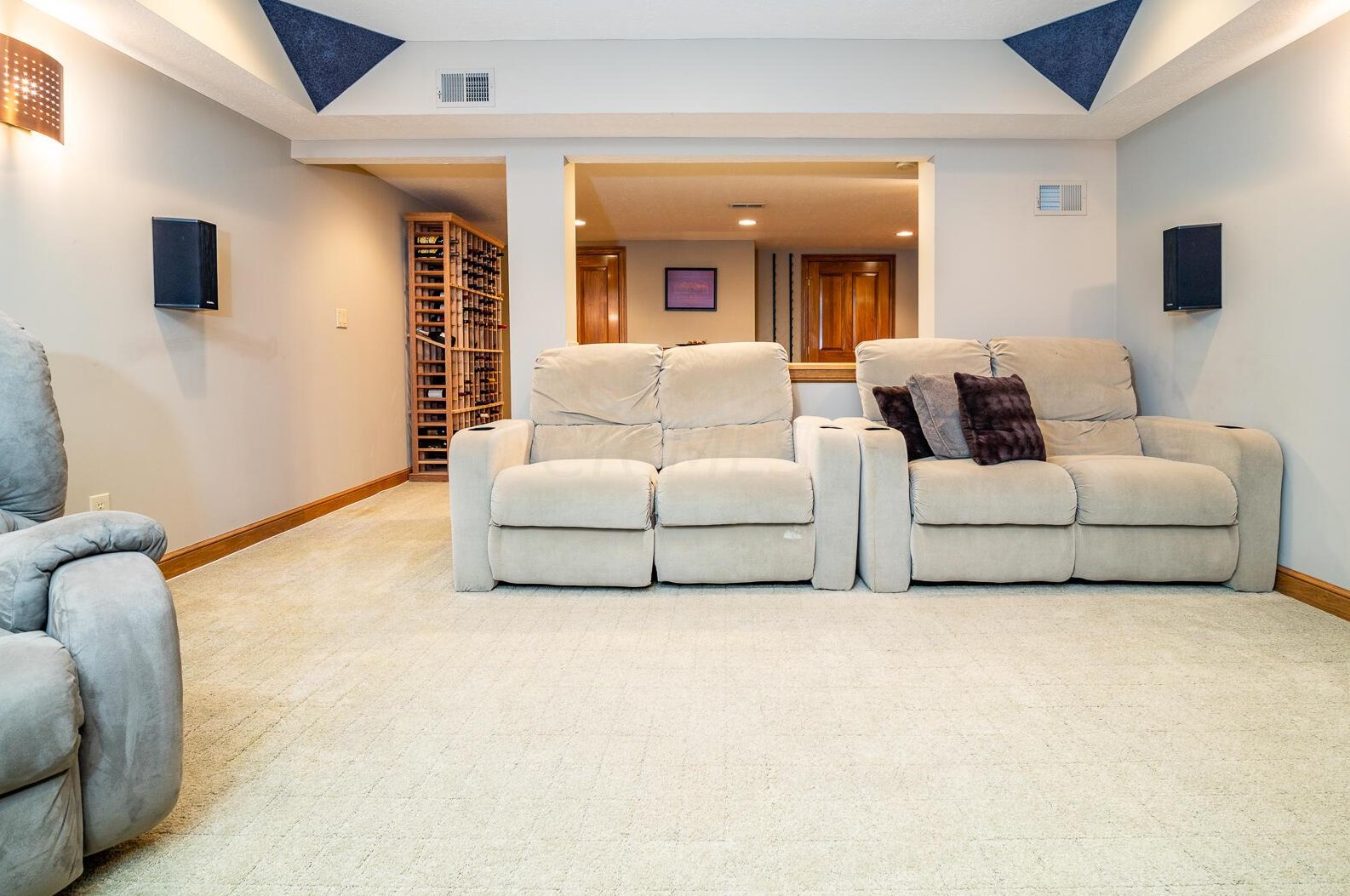 4861 Carrigan Ridge Dr, Dublin OH  43017-8617 exterior