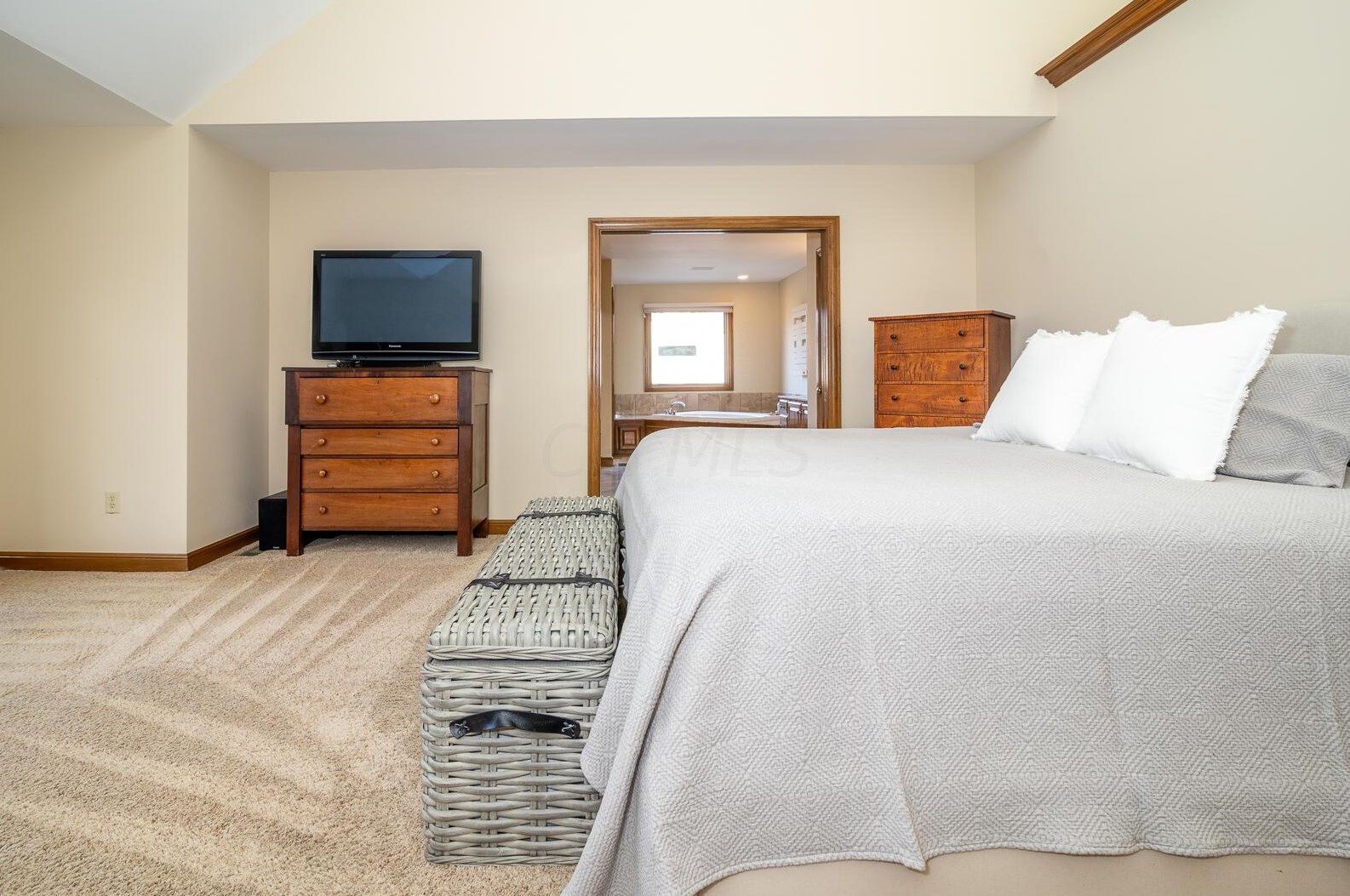 4861 Carrigan Ridge Dr, Dublin OH  43017-8617 exterior