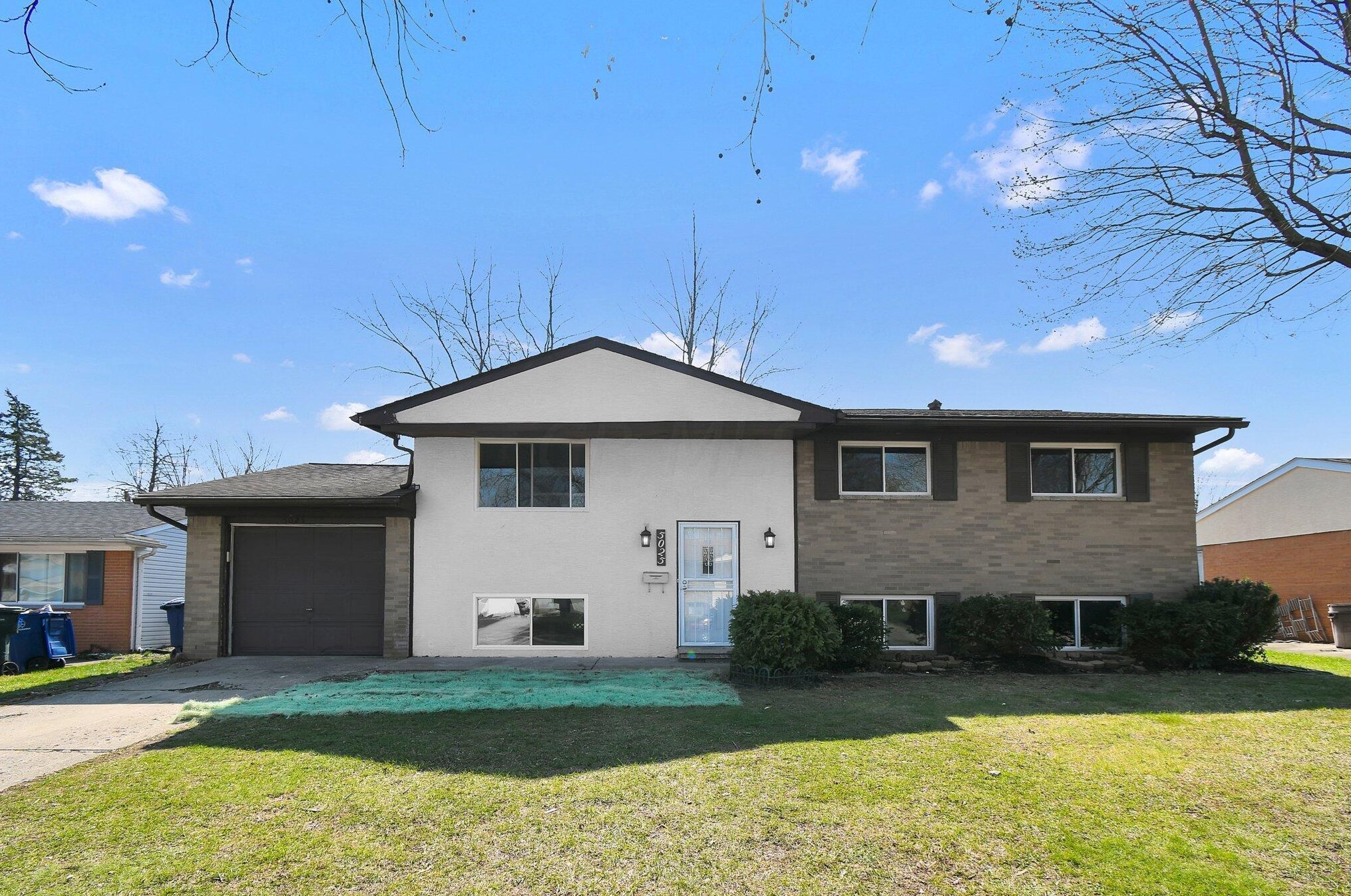 5025 Labelle Dr, Columbus, OH 43232