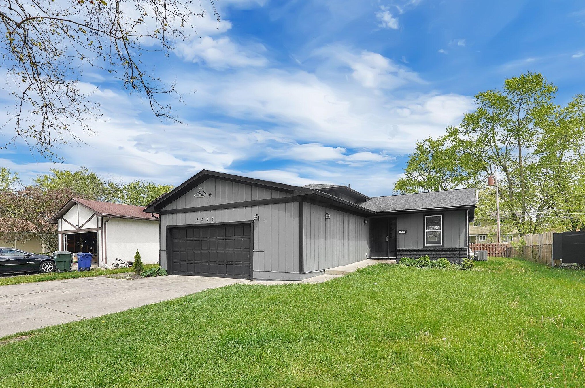 5404 Aqua St, Columbus OH  43229-3916 exterior