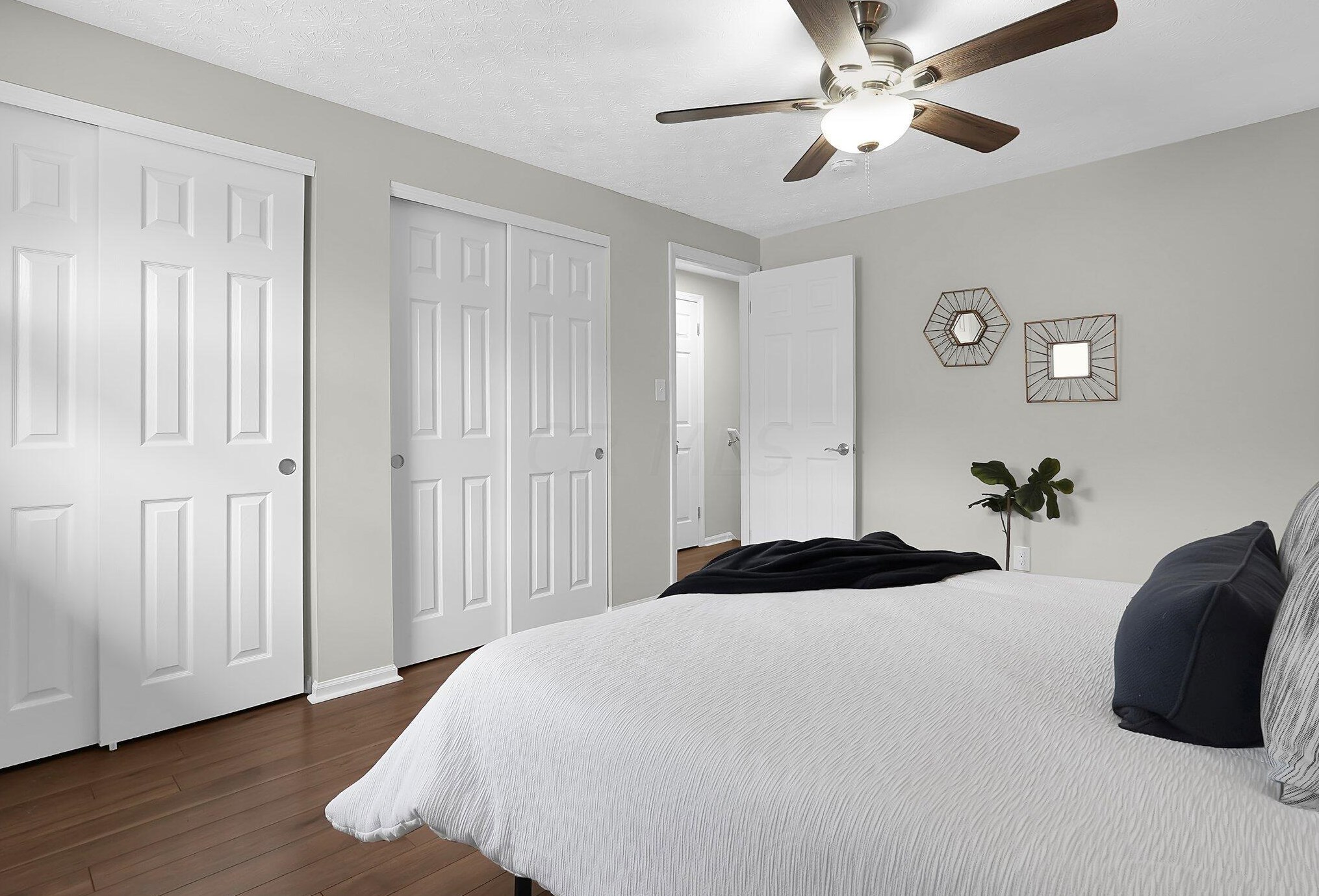 5404 Aqua St, Columbus OH  43229-3916 exterior