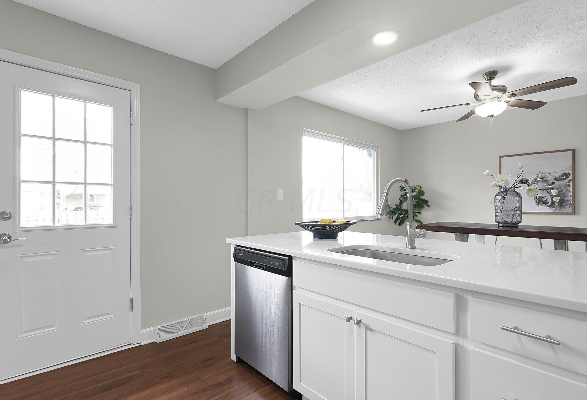 5404 Aqua St, Columbus OH  43229-3916 exterior