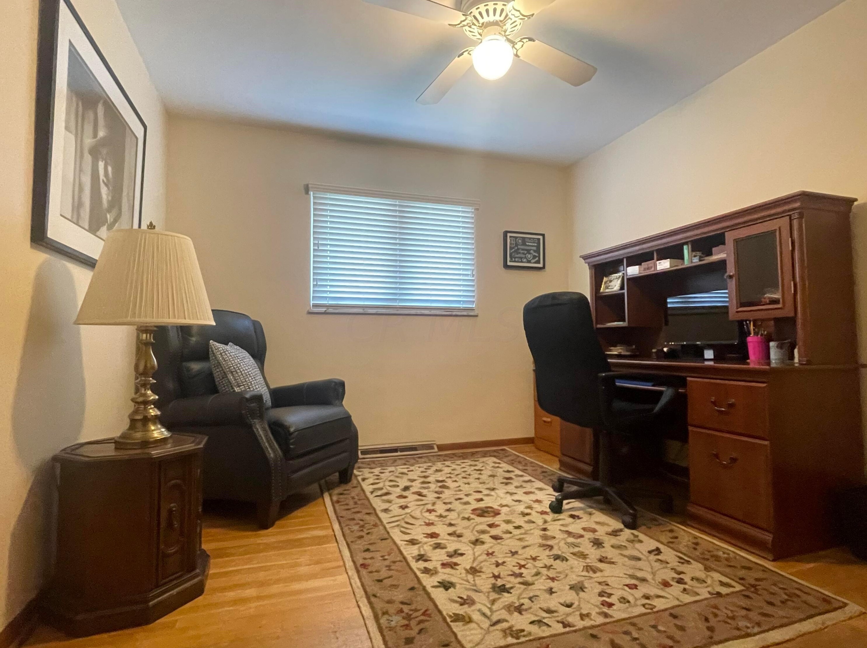 1033 Bronwyn Ave, Columbus OH 43204-2240 exterior